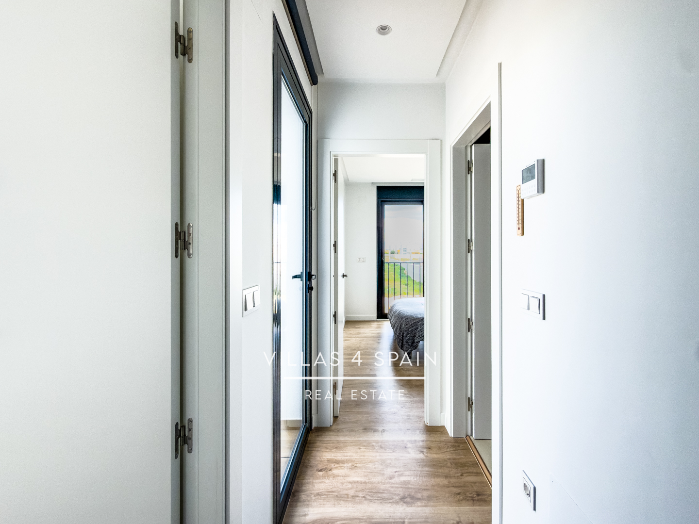 Resale - 4/5 bed 3 bath modern villa in Ciudad Quesada - c numero 8 - Alicante