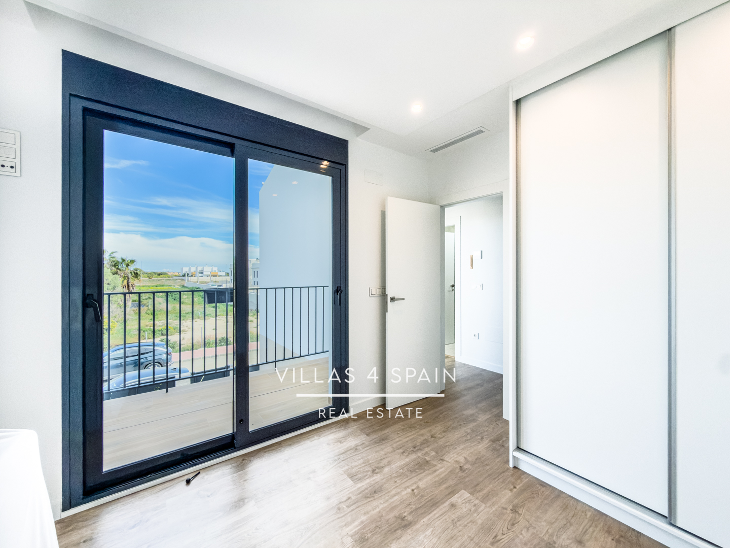 Resale - 4/5 bed 3 bath modern villa in Ciudad Quesada - c numero 8 - Alicante