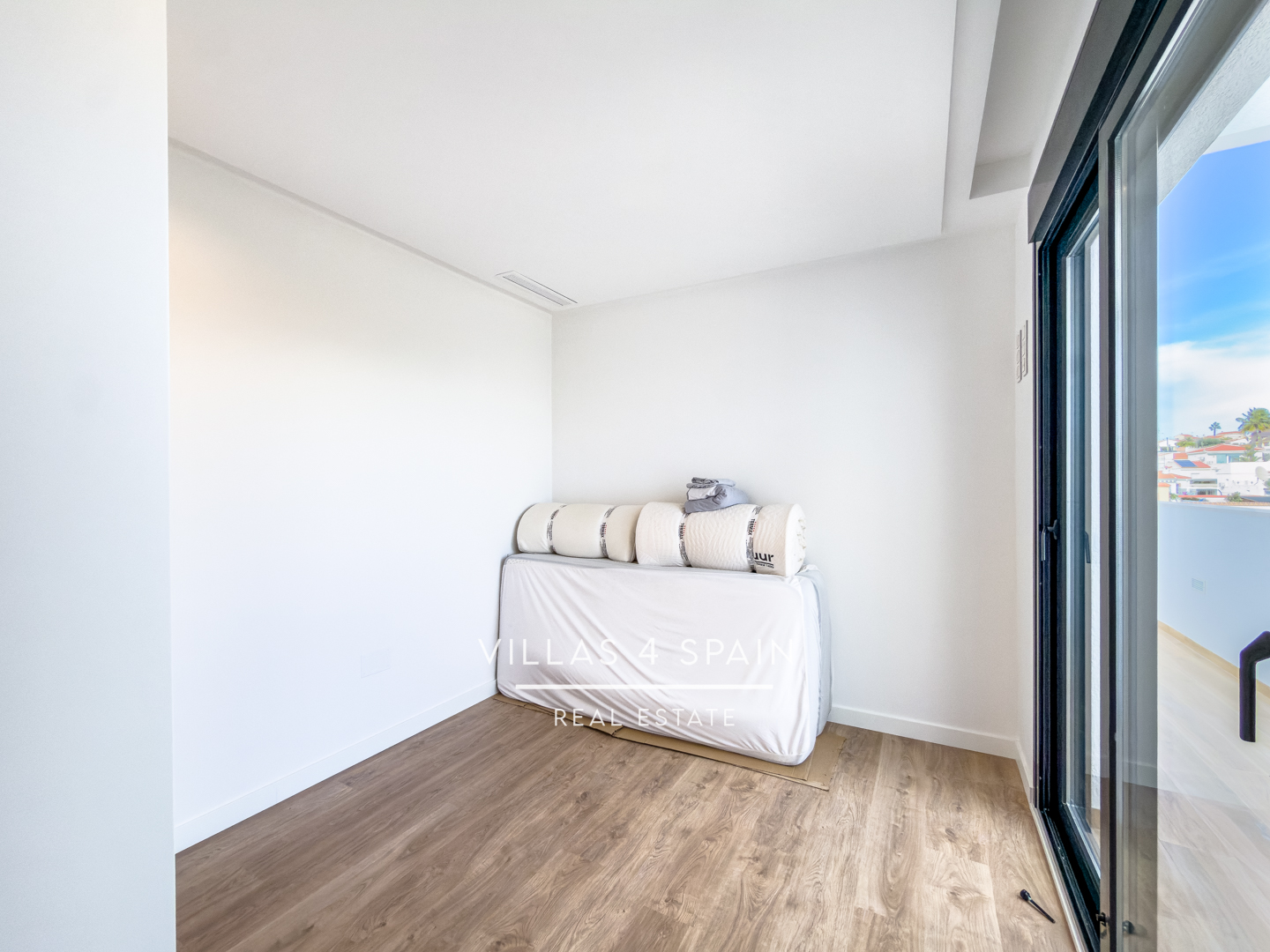 Resale - 4/5 bed 3 bath modern villa in Ciudad Quesada - c numero 8 - Alicante