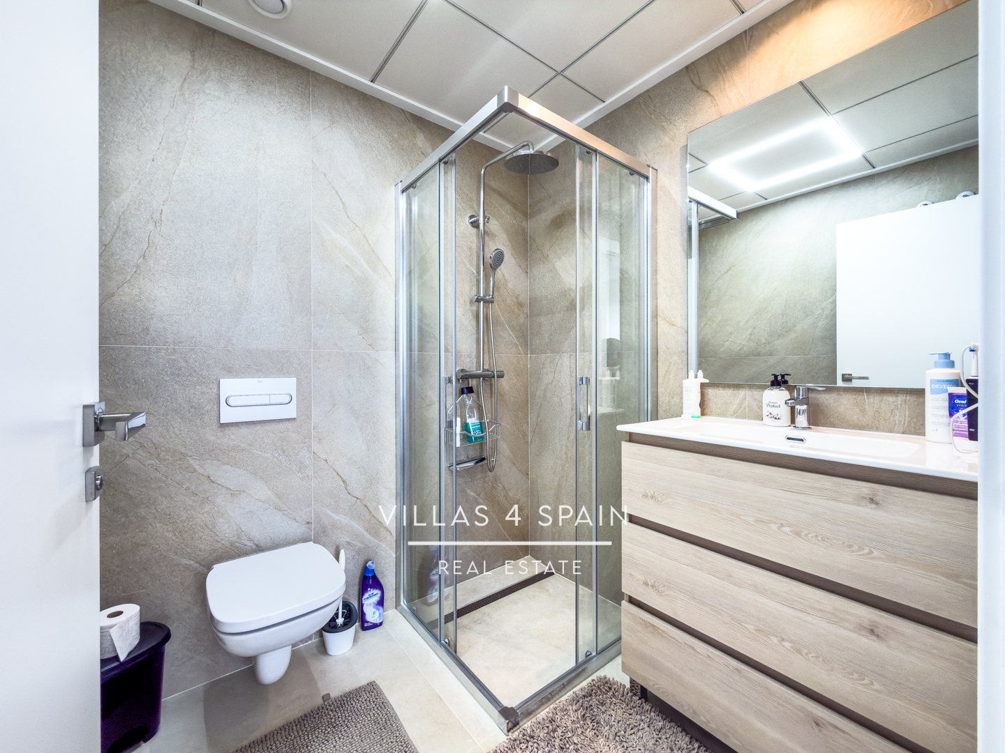 Resale - 4/5 bed 3 bath modern villa in Ciudad Quesada - c numero 8 - Alicante