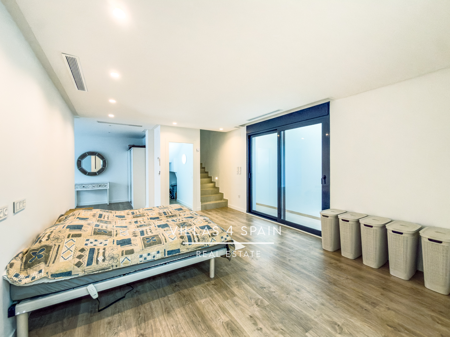 Resale - 4/5 bed 3 bath modern villa in Ciudad Quesada - c numero 8 - Alicante