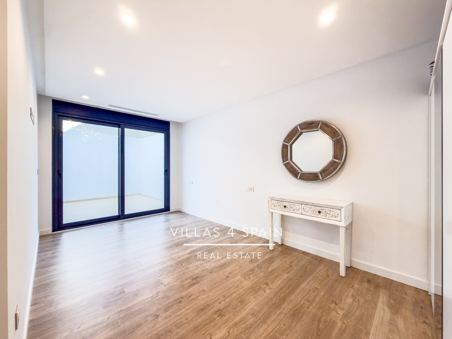 Resale - 4/5 bed 3 bath modern villa in Ciudad Quesada - c numero 8 - Alicante