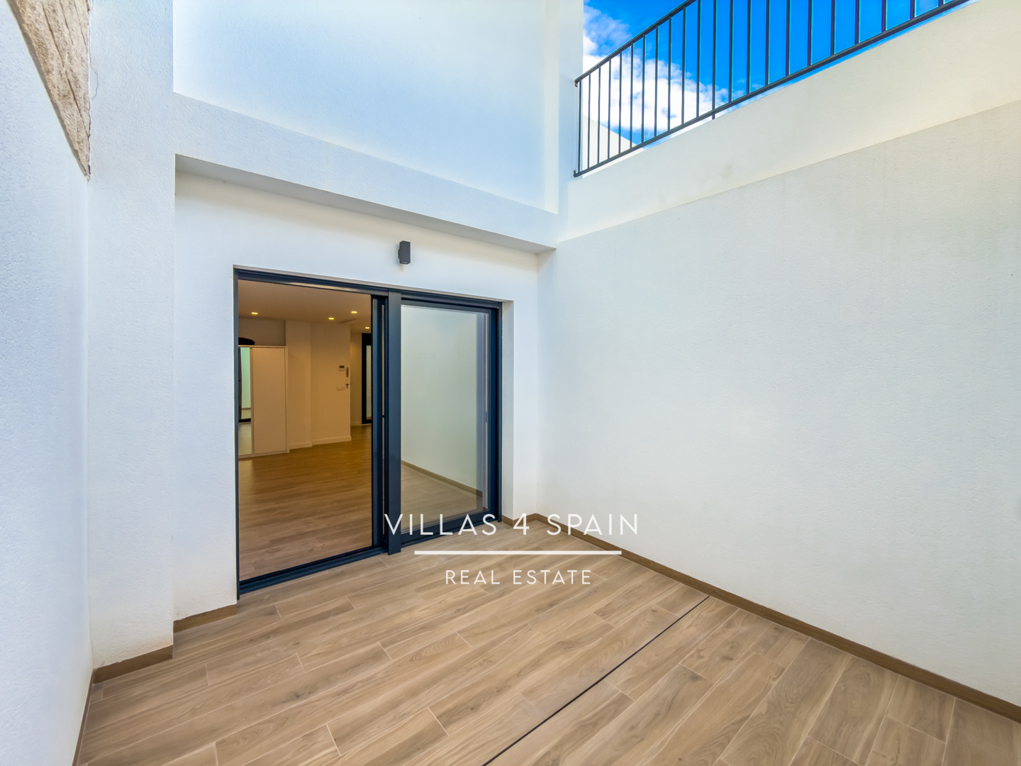 Resale - 4/5 bed 3 bath modern villa in Ciudad Quesada - c numero 8 - Alicante