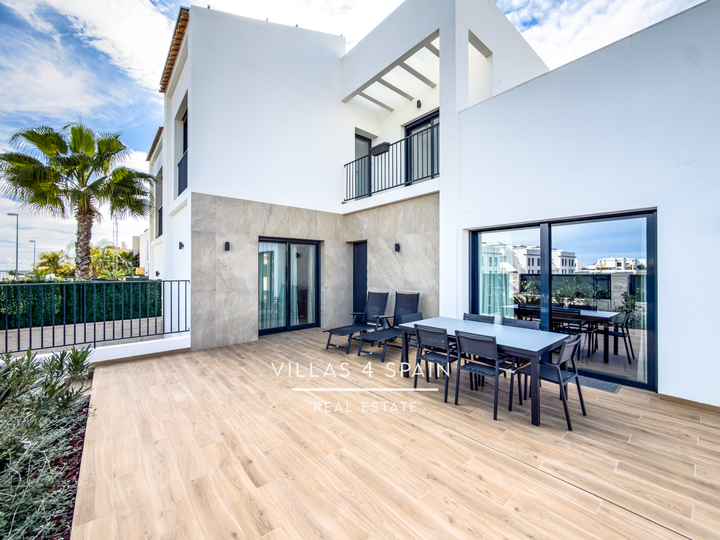 Resale - 4/5 bed 3 bath modern villa in Ciudad Quesada - c numero 8 - Alicante