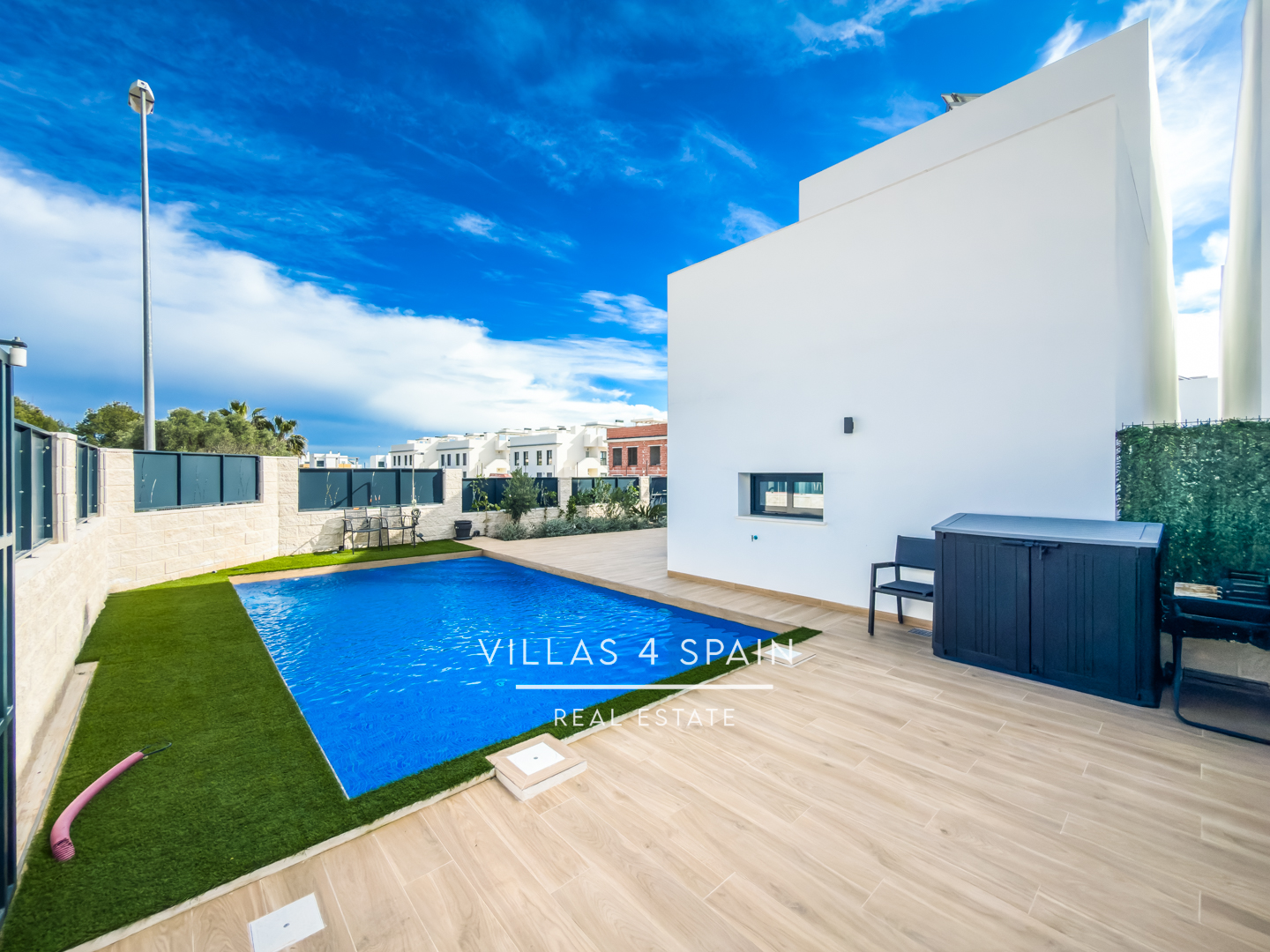 Resale - 4/5 bed 3 bath modern villa in Ciudad Quesada - c numero 8 - Alicante