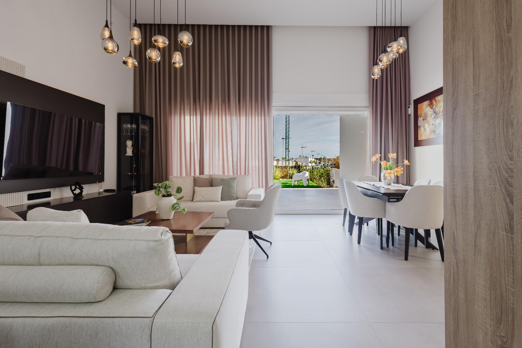 Resale - 4 Bedroom 4 Bathroom Villa in Algorfa - Campo de Golf - Algorfa - Alicante