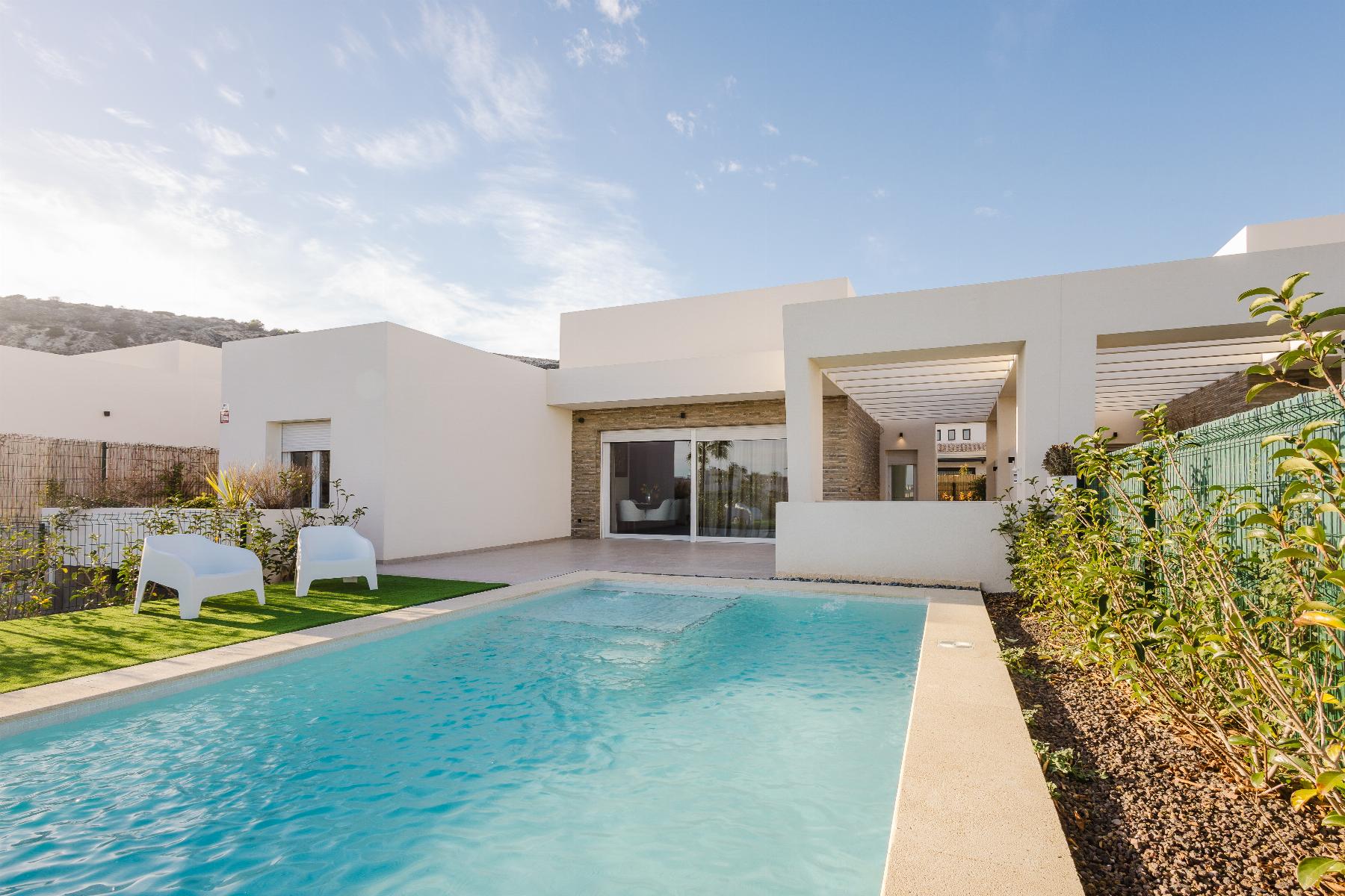 Resale - 4 Bedroom 4 Bathroom Villa in Algorfa - Campo de Golf - Algorfa - Alicante