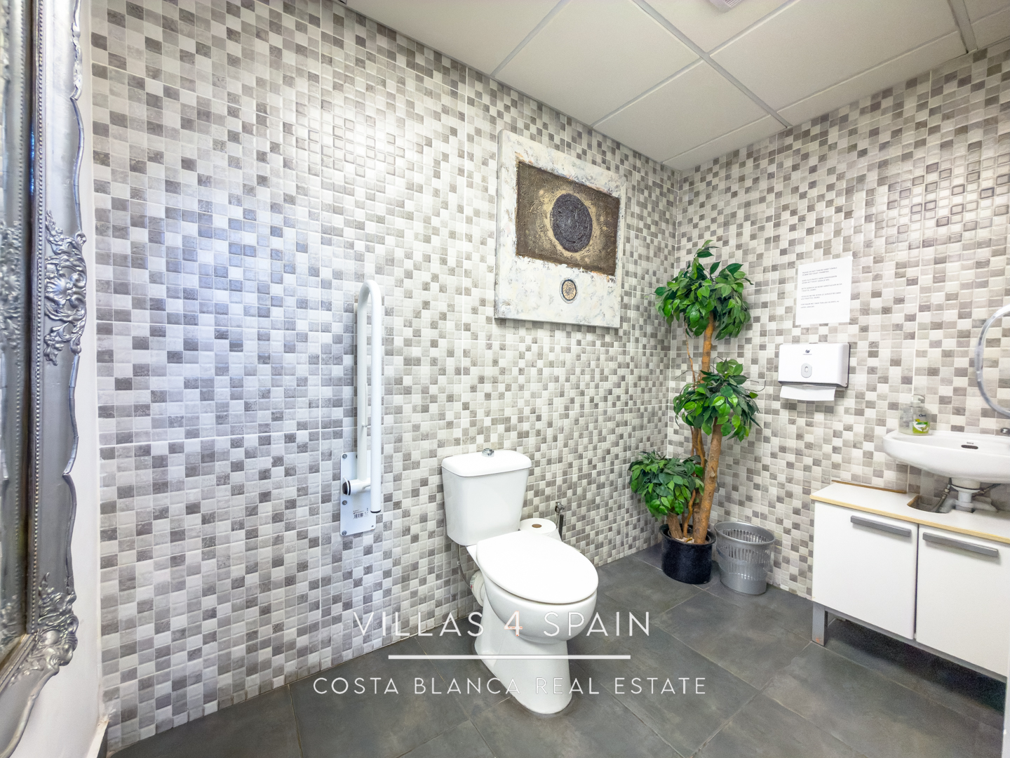 Resale - Business for sale / transfer in Ciudad Quesada High street - avda. de las naciones - Alicante