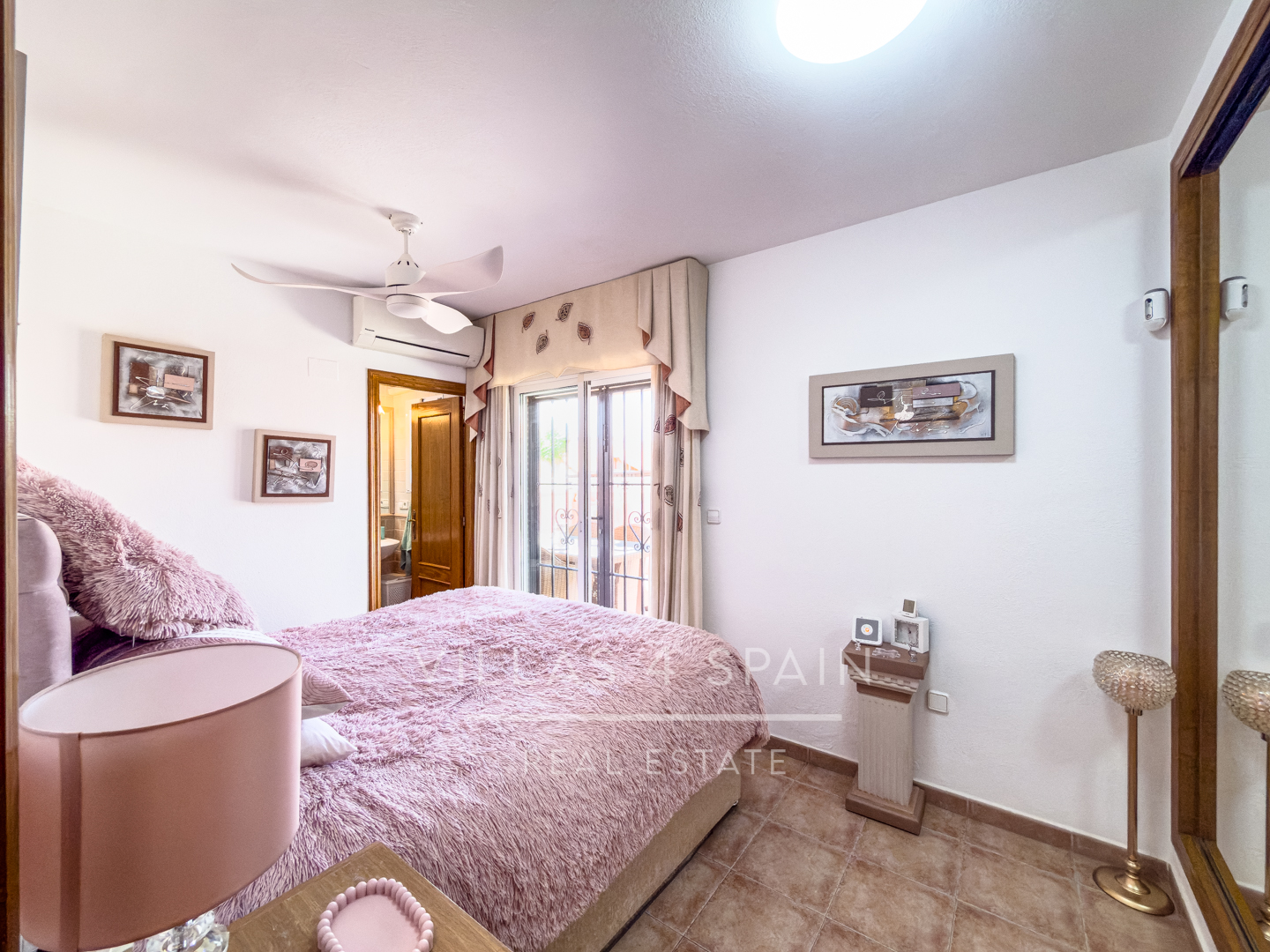 Resale - 2 Bed 2 bath villa with roof terrace & community pool in Fortuna - calle cam. de cieza  - Murcia