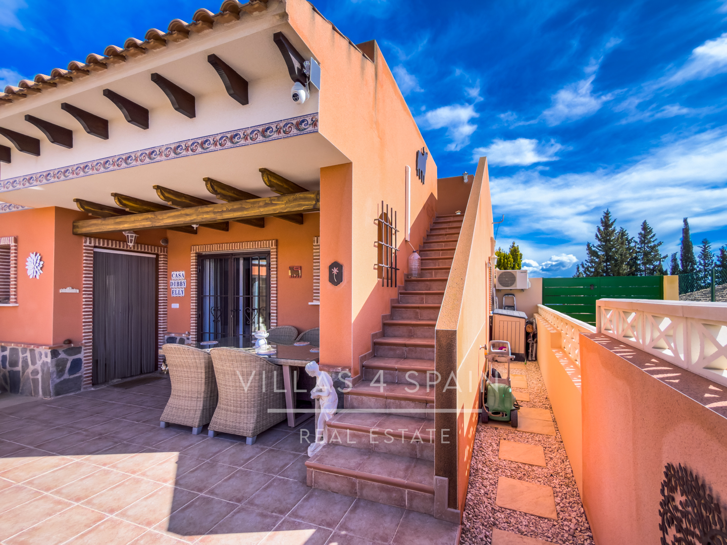Resale - 2 Bed 2 bath villa with roof terrace & community pool in Fortuna - calle cam. de cieza  - Murcia