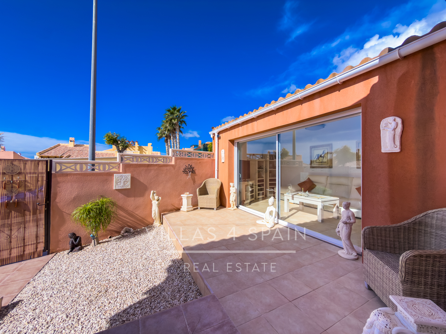 Resale - 2 Bed 2 bath villa with roof terrace & community pool in Fortuna - calle cam. de cieza  - Murcia
