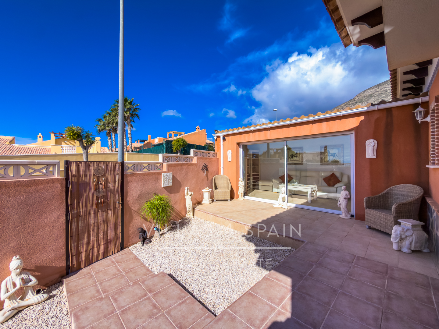 Resale - 2 Bed 2 bath villa with roof terrace & community pool in Fortuna - calle cam. de cieza  - Murcia