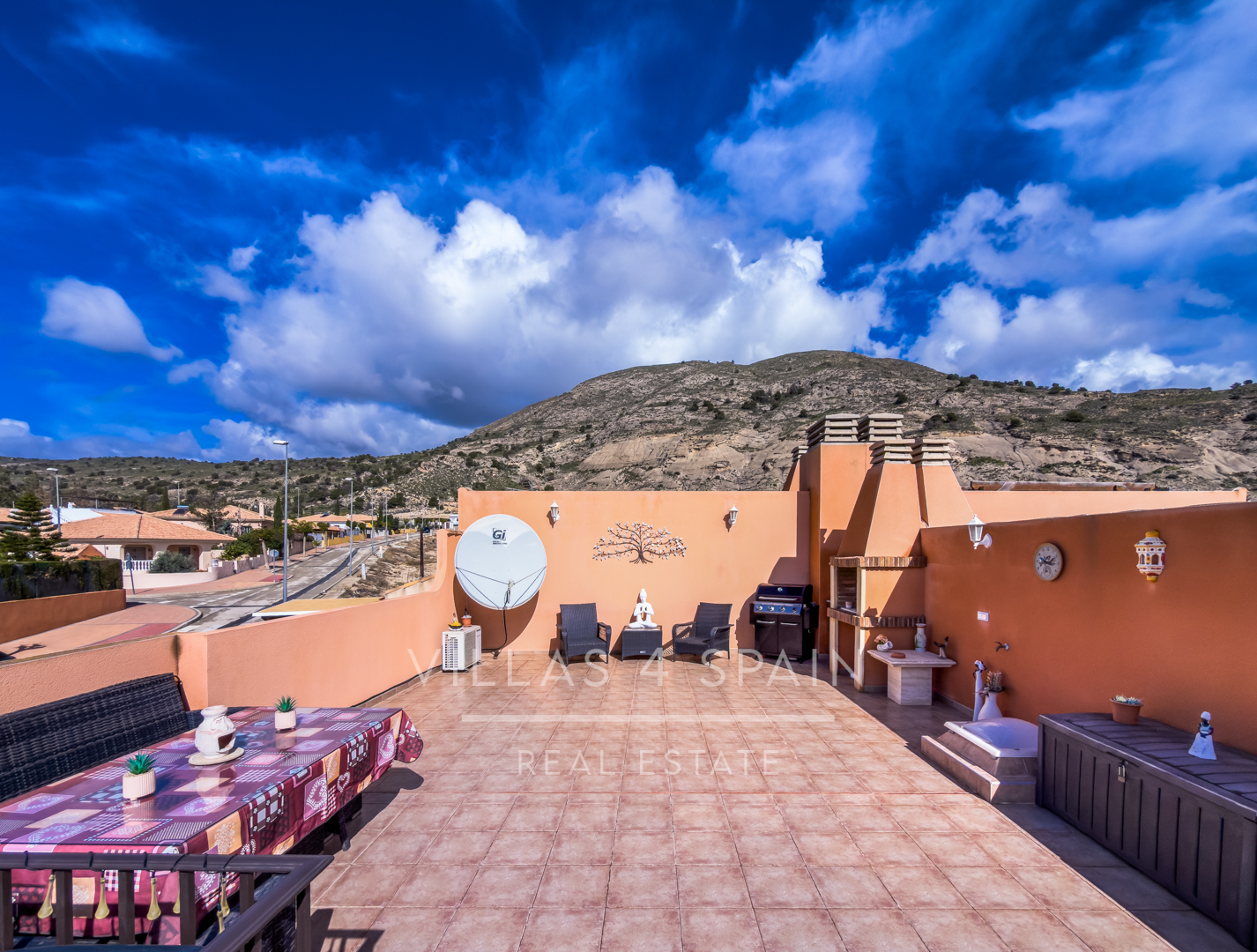 Resale - 2 Bed 2 bath villa with roof terrace & community pool in Fortuna - calle cam. de cieza  - Murcia