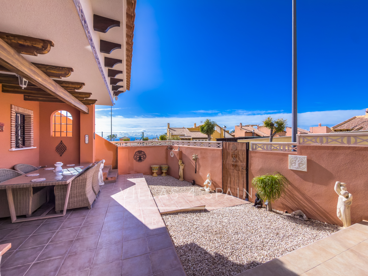 Resale - 2 Bed 2 bath villa with roof terrace & community pool in Fortuna - calle cam. de cieza  - Murcia