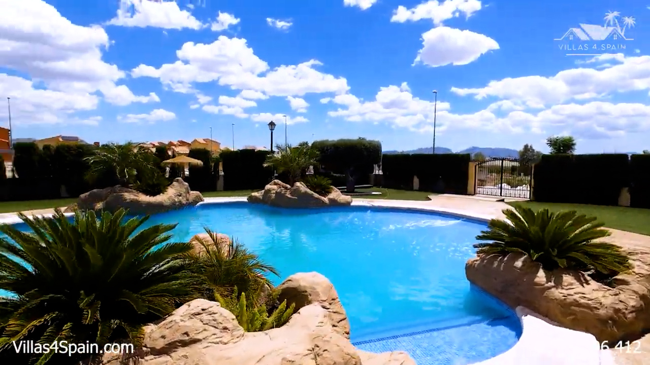 Resale - 2 Bed 2 bath villa with roof terrace & community pool in Fortuna - calle cam. de cieza  - Murcia