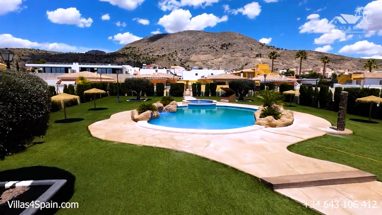Resale - 2 Bed 2 bath villa with roof terrace & community pool in Fortuna - calle cam. de cieza  - Murcia