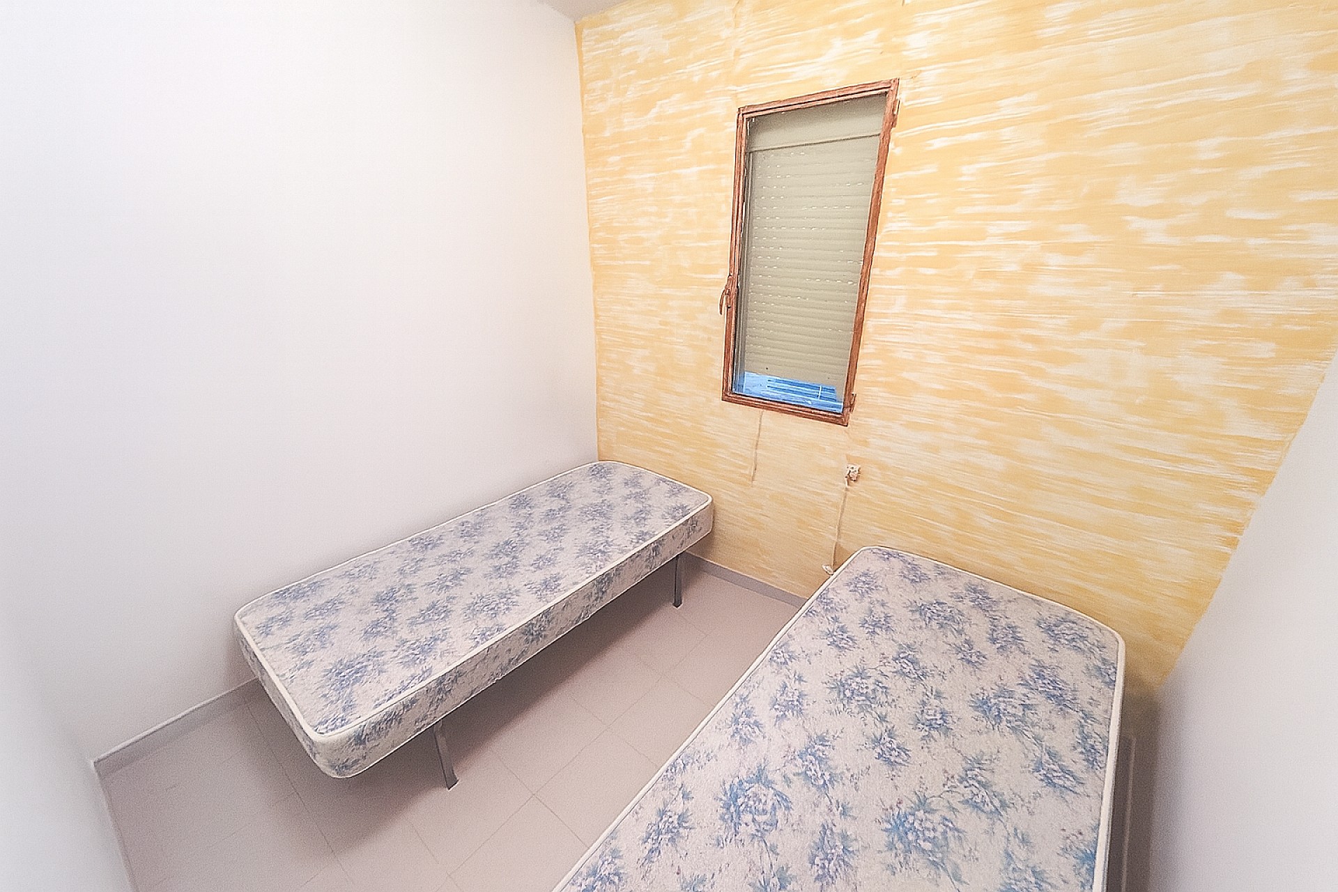 Resale - 9 Bedroom 2 Bathroom Semi-detached in Sax -  - Alicante