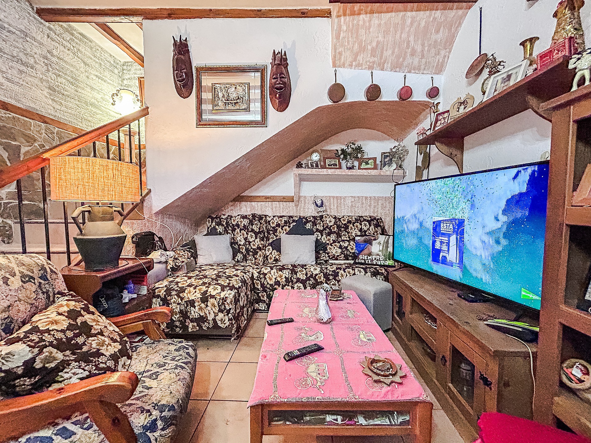 Resale - 9 Bedroom 2 Bathroom Semi-detached in Sax -  - Alicante