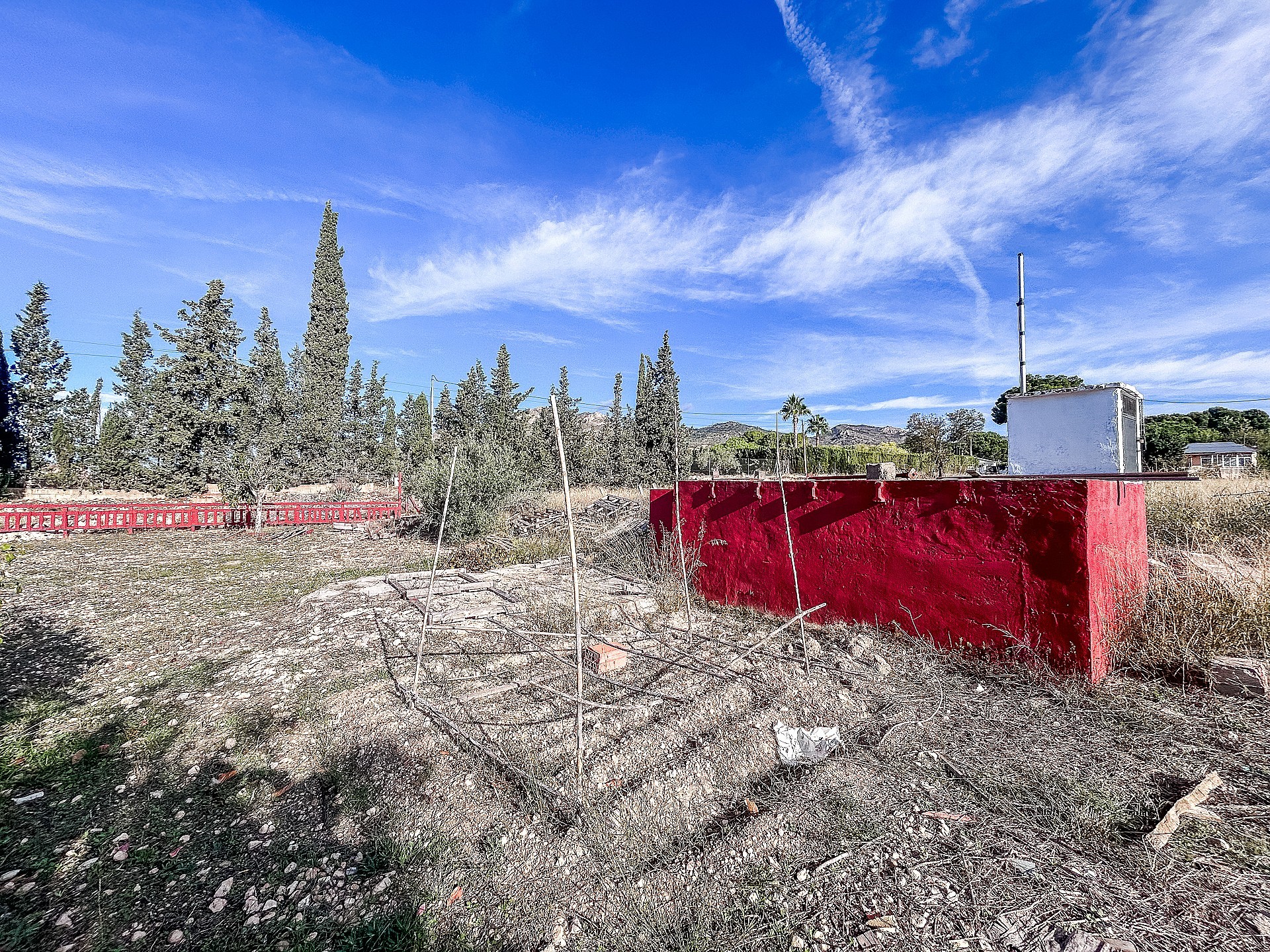 Resale - 9 Bedroom 2 Bathroom Semi-detached in Sax -  - Alicante