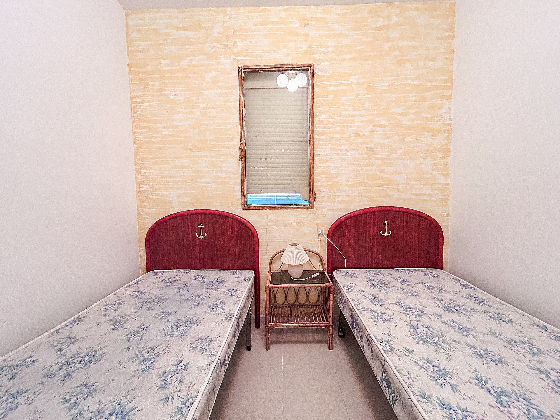 Resale - 9 Bedroom 2 Bathroom Semi-detached in Sax -  - Alicante