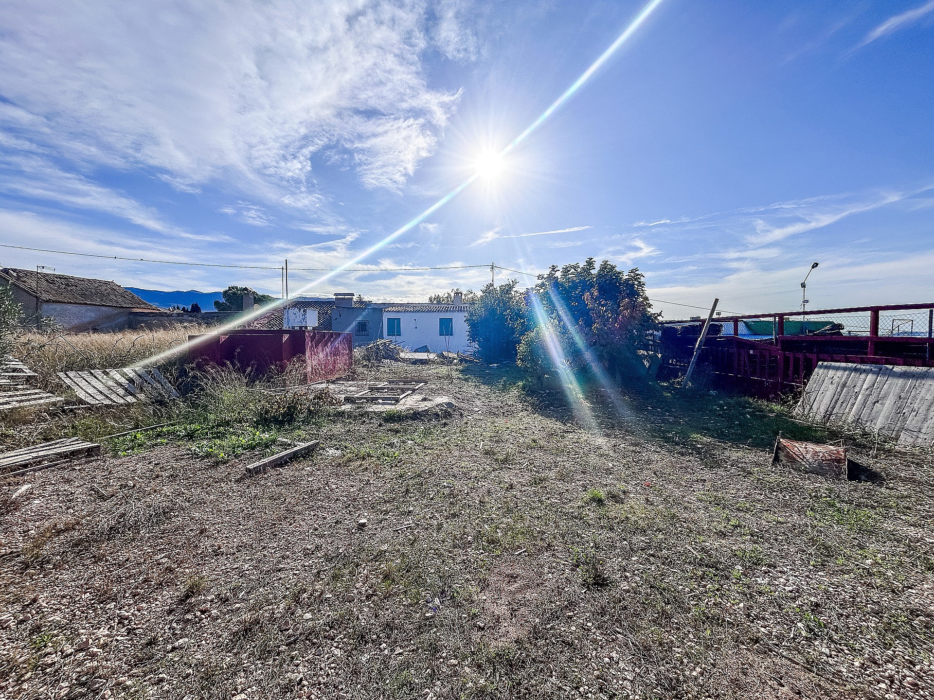 Resale - 9 Bedroom 2 Bathroom Semi-detached in Sax -  - Alicante