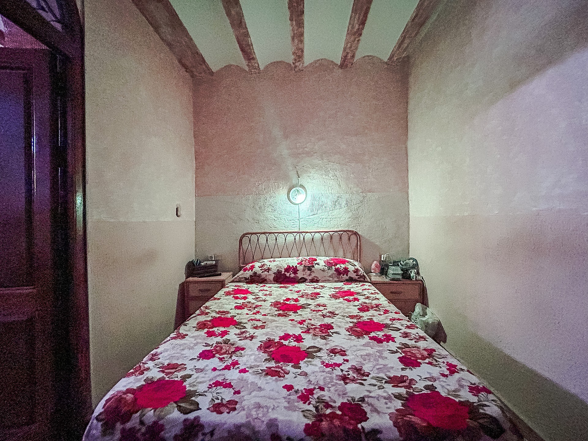 Resale - 9 Bedroom 2 Bathroom Semi-detached in Sax -  - Alicante