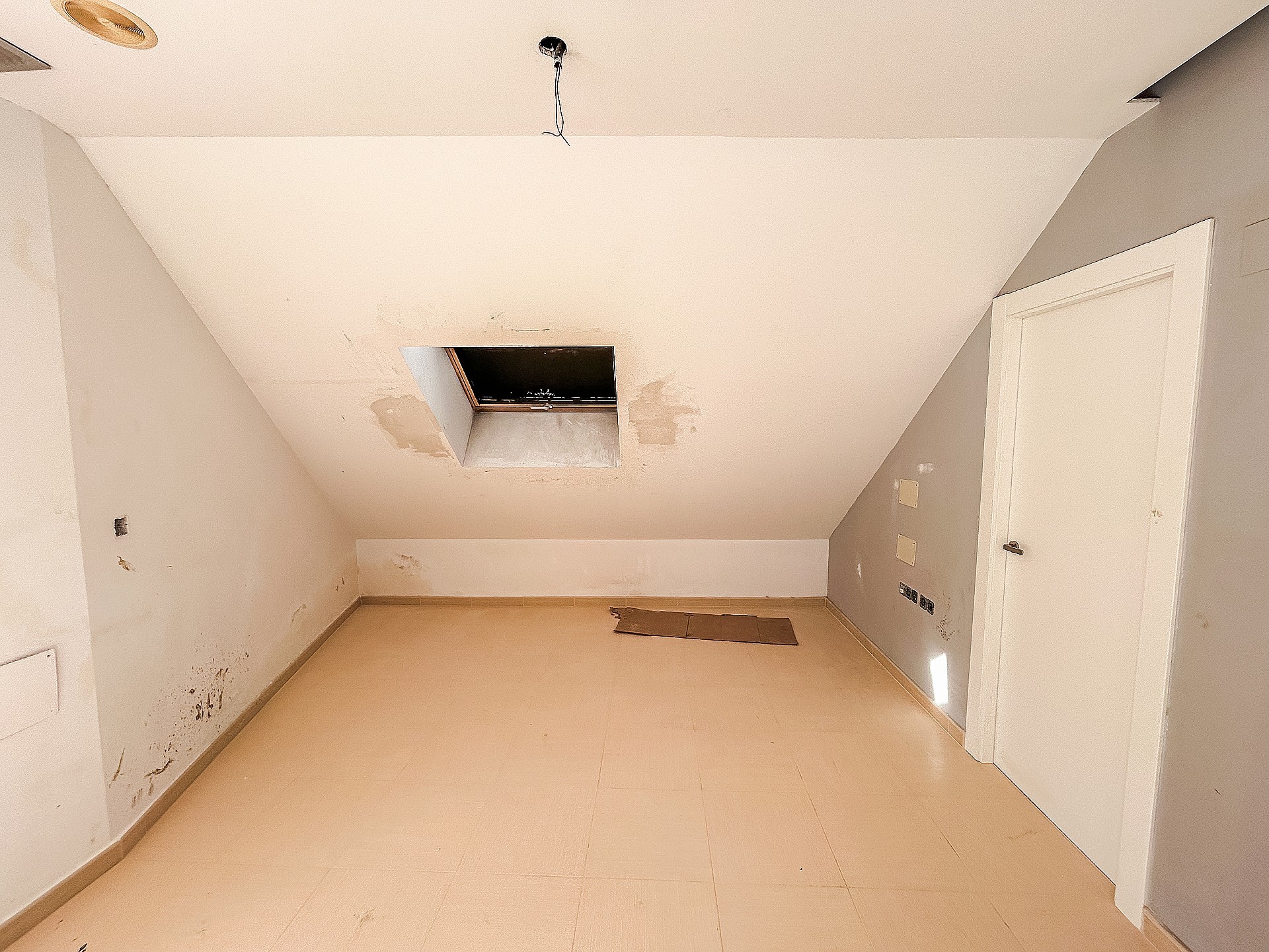 Resale - 2 Bedroom 1 Bathroom Apartment in Crevillente -  - Alicante