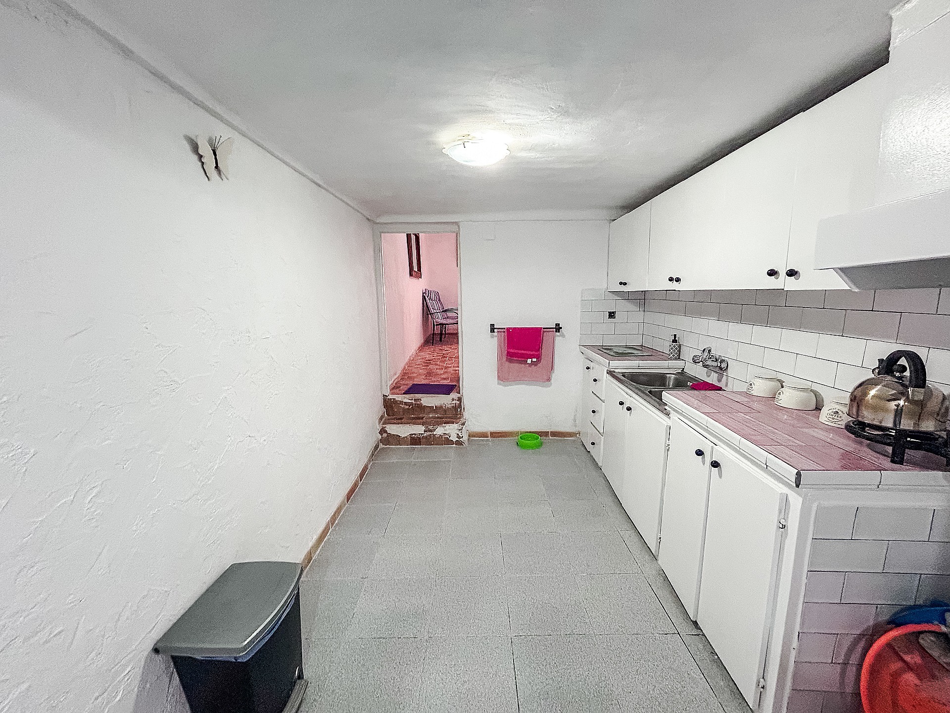 Resale - 4 Bedroom 2 Bathroom Townhouse in Onil -  - Alicante