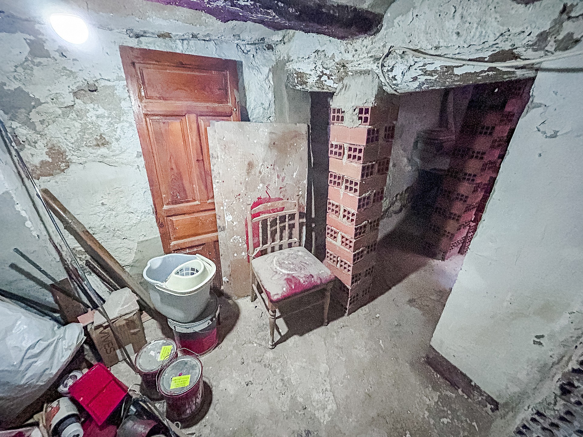Resale - 4 Bedroom 2 Bathroom Townhouse in Onil -  - Alicante