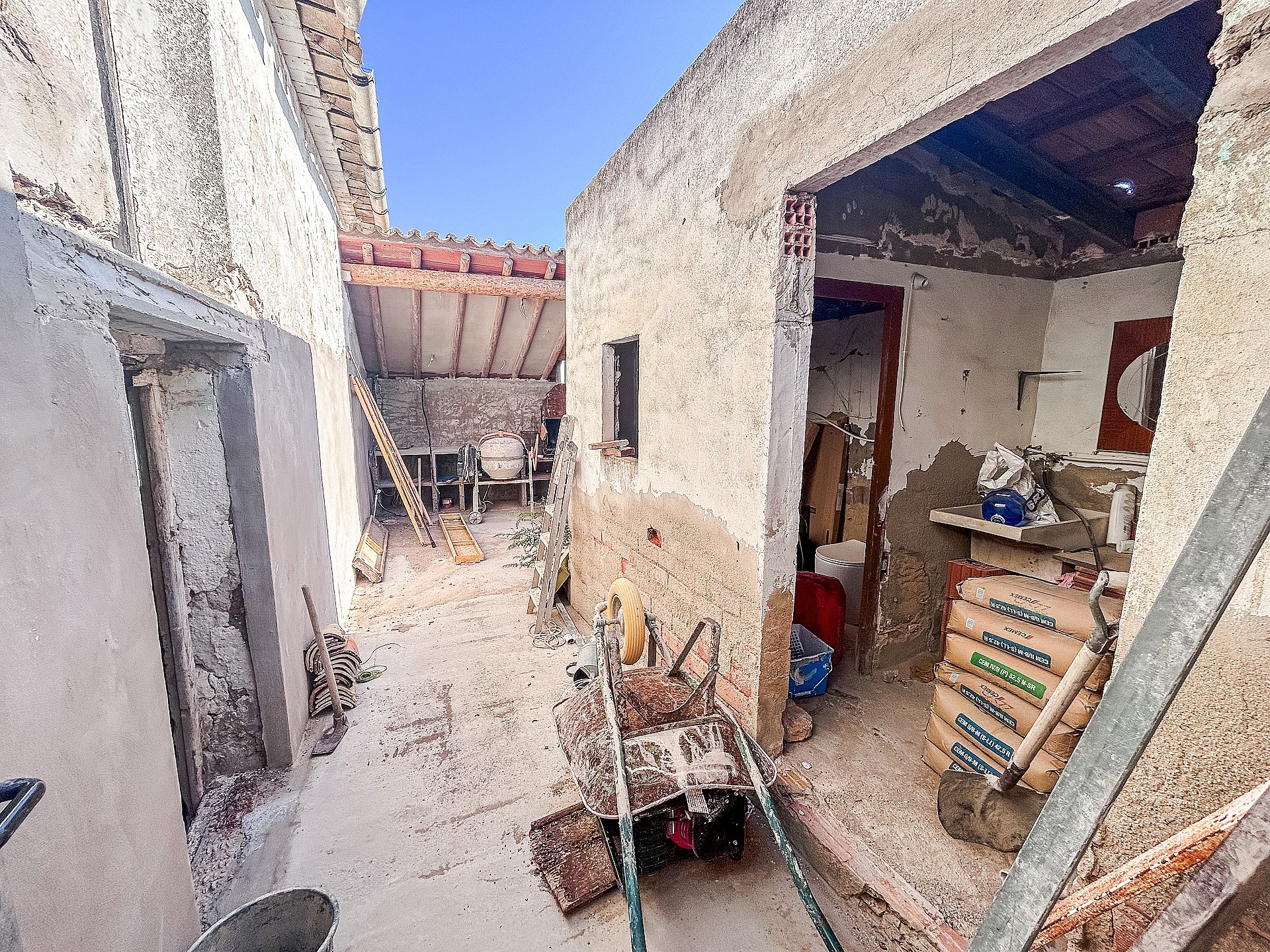 Sold - 2 Bedroom 1 Bathroom Finca in Elda -  - Alicante