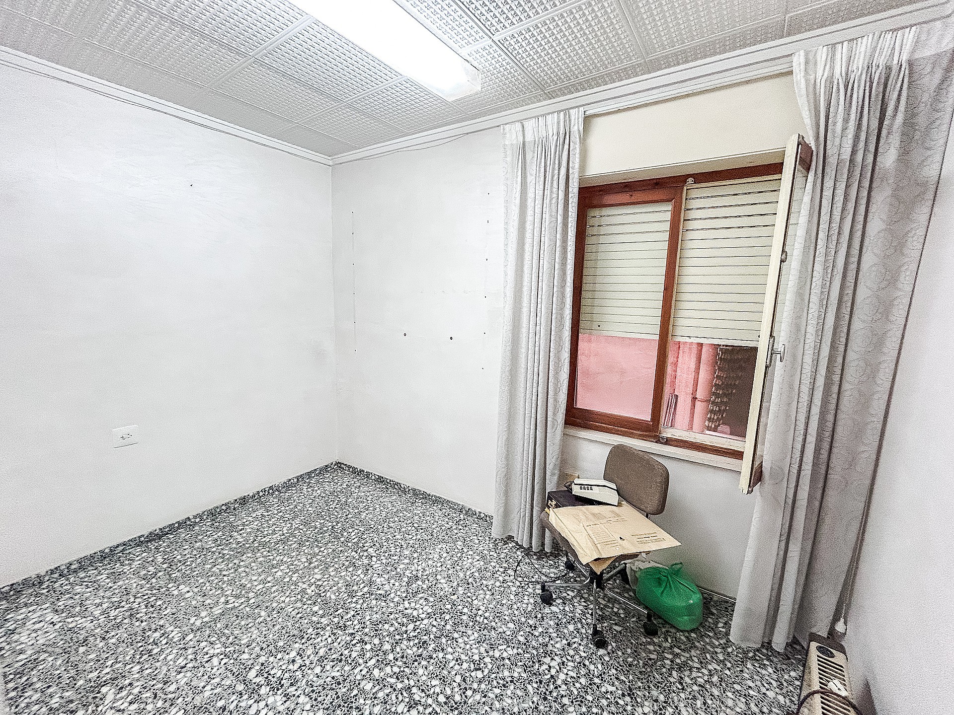 Resale - 6 Bedroom 4 Bathroom Restoration Project in Monóvar -  - Alicante
