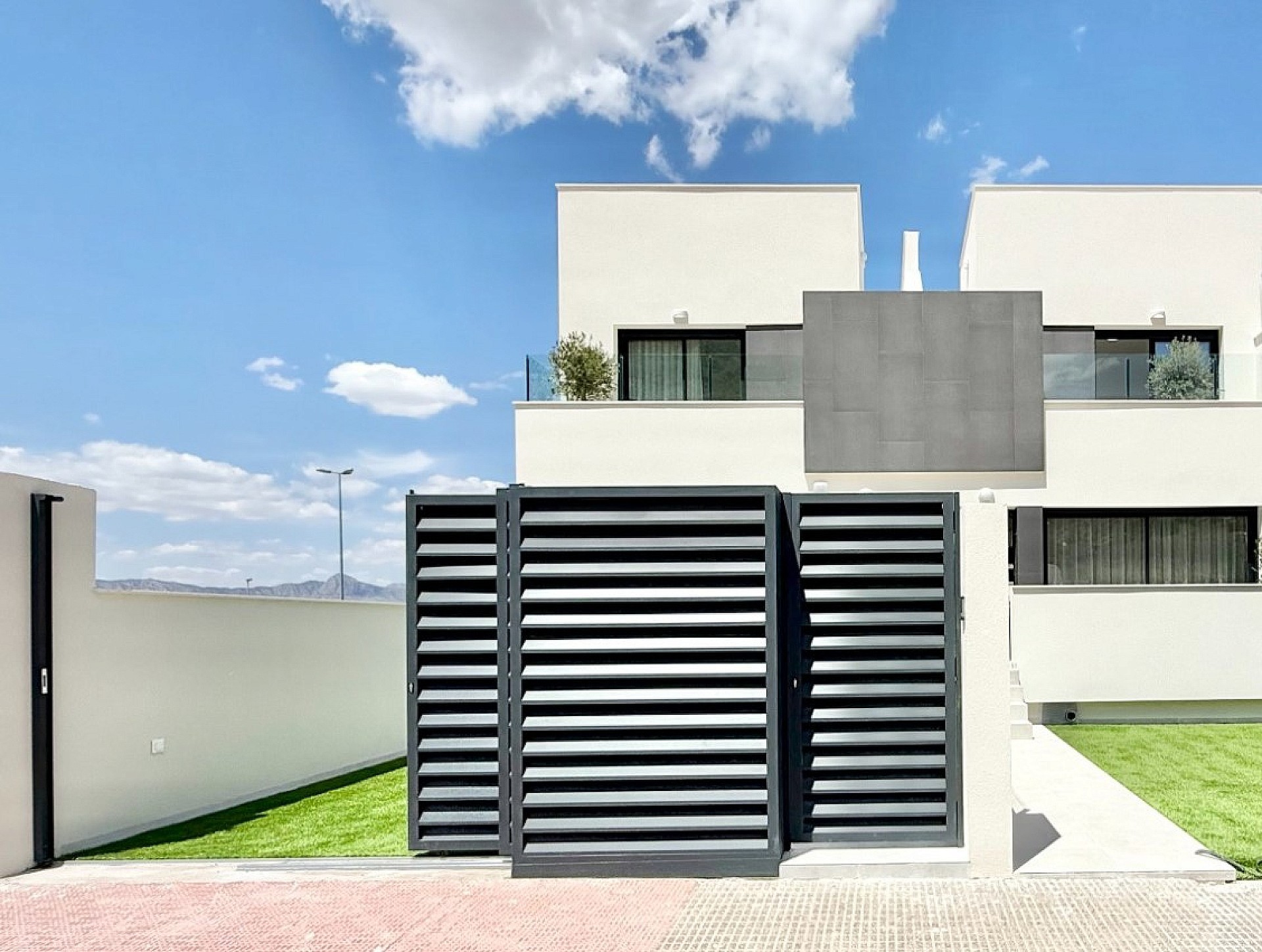 Resale - 3 Bedroom 2 Bathroom Villa in Cox -  - Alicante