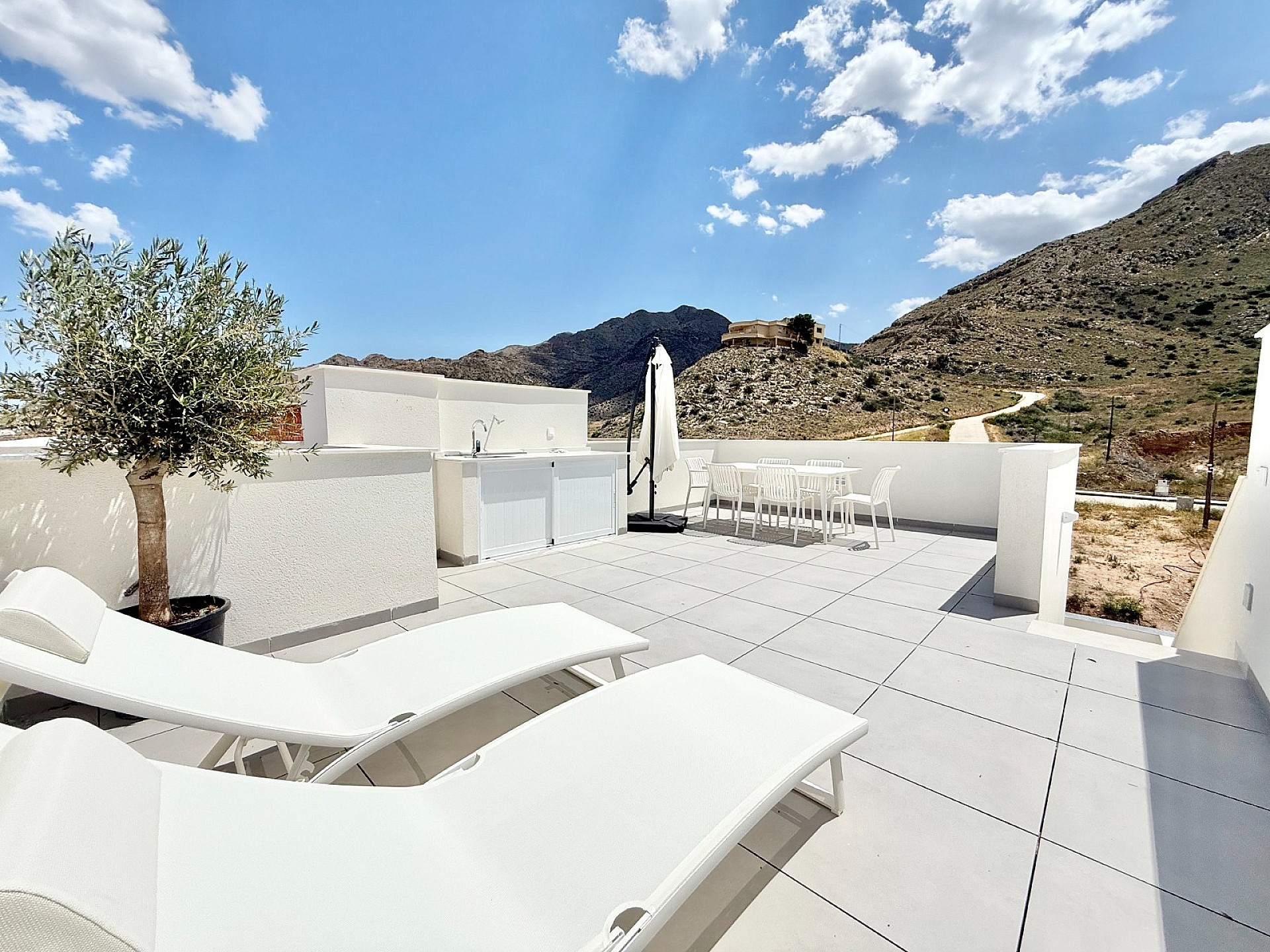 Resale - 3 Bedroom 2 Bathroom Villa in Cox -  - Alicante