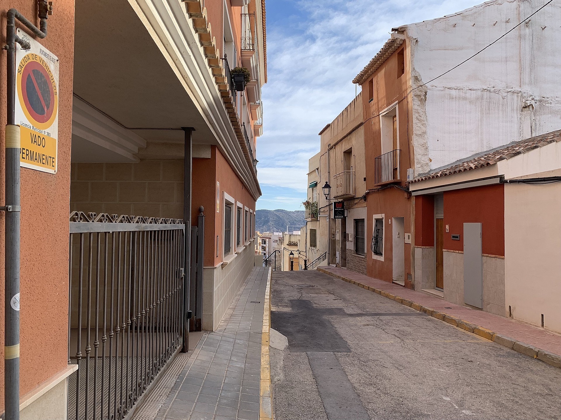 Sold - 7 Bedroom 1 Bathroom Townhouse in Agost -  - Alicante