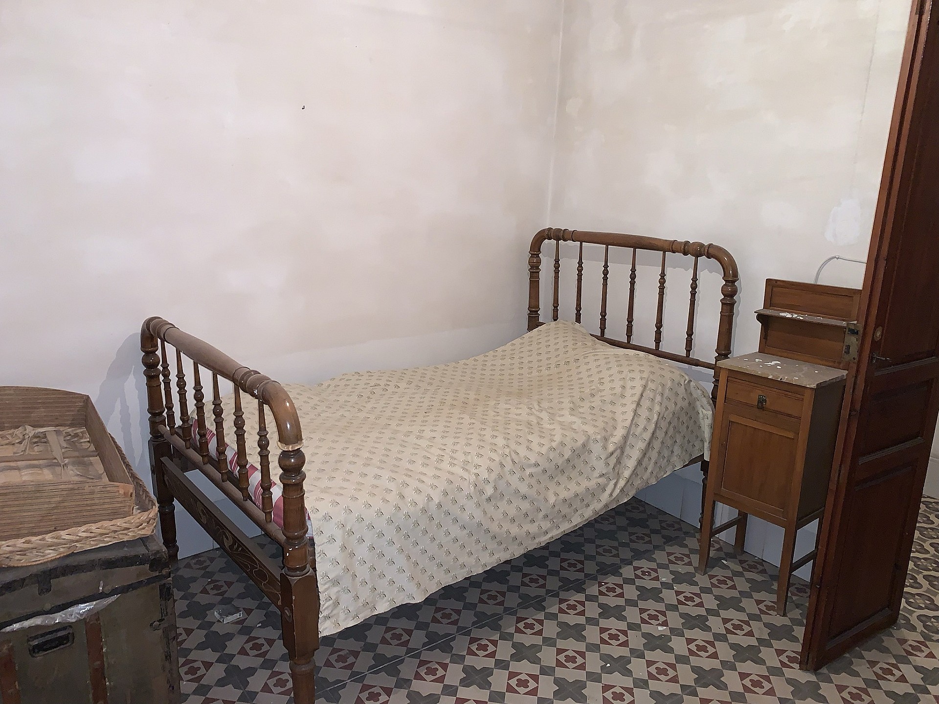 Sold - 7 Bedroom 1 Bathroom Townhouse in Agost -  - Alicante