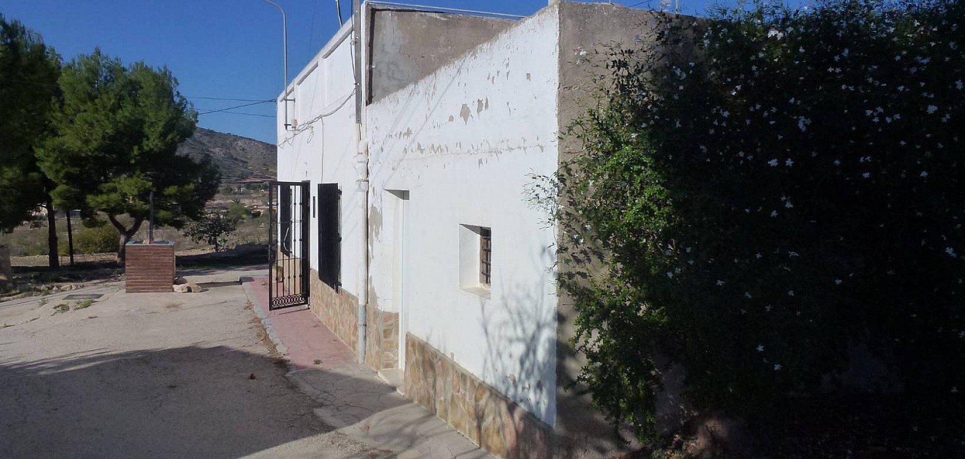 Sold - 3 Bedroom 1 Bathroom Cave House in Canalosa -  - Alicante