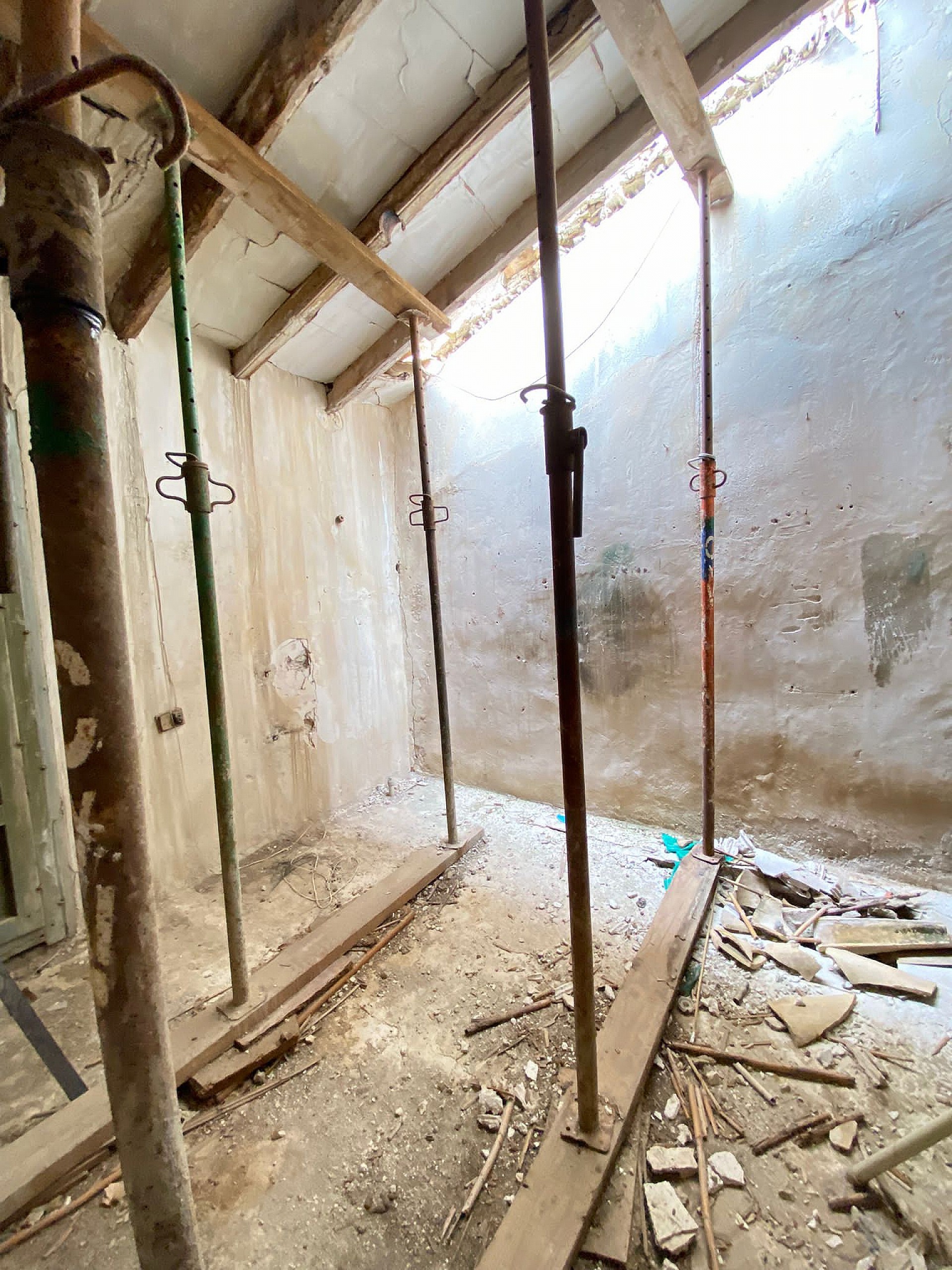 Resale - 5 Bedroom 2 Bathroom Townhouse in Aspe -  - Alicante