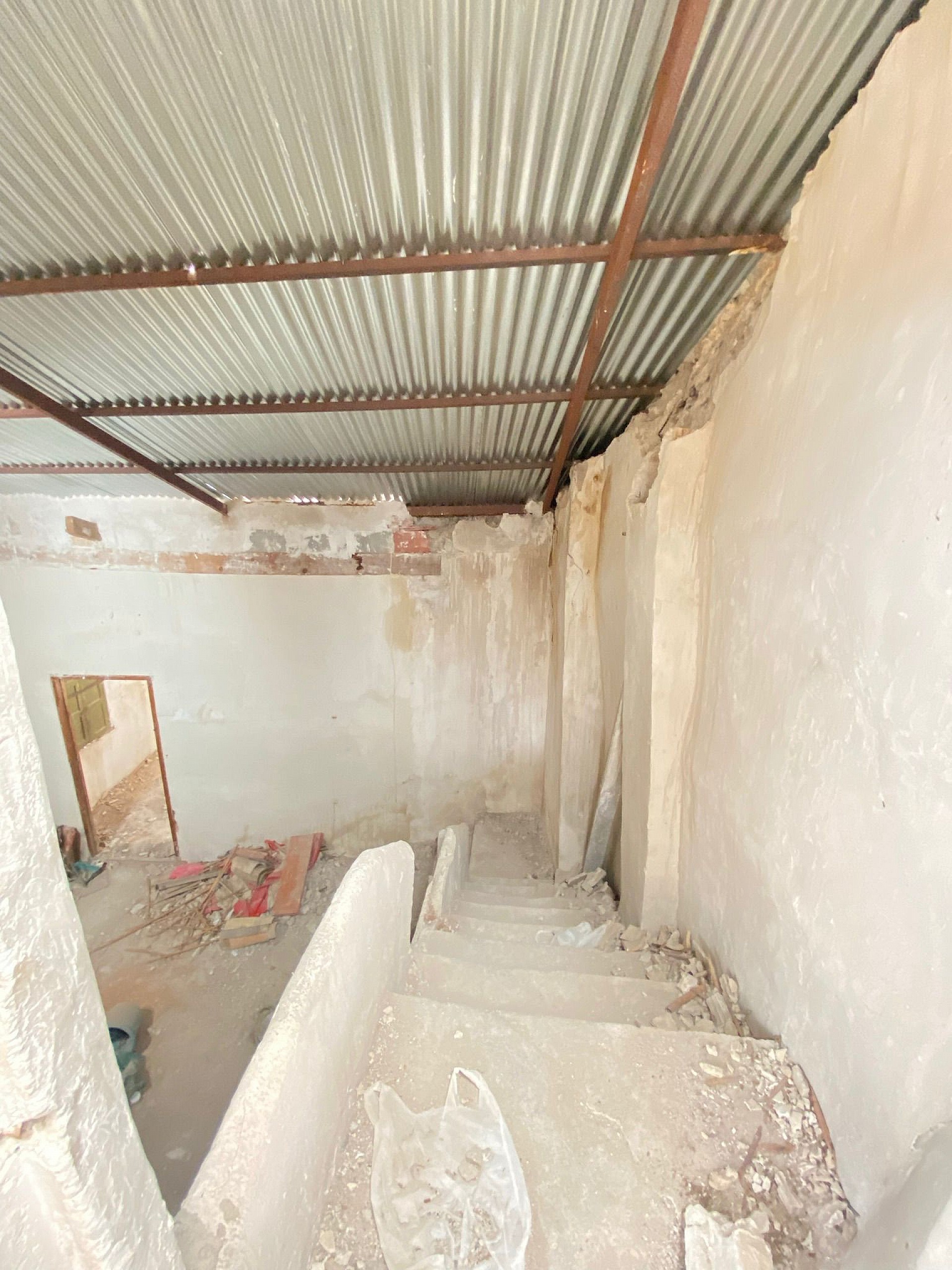 Resale - 5 Bedroom 2 Bathroom Townhouse in Aspe -  - Alicante