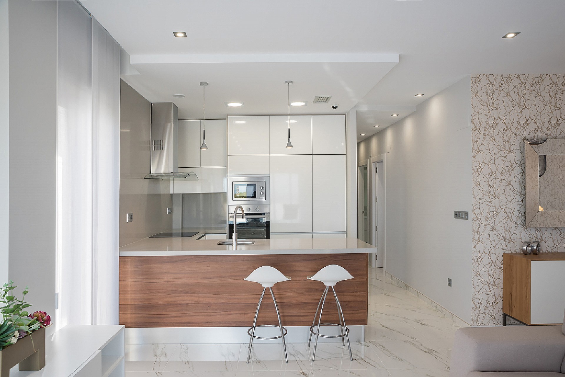 Resale - 3 Bedroom 2 Bathroom Villa in Villamartin -  - Alicante