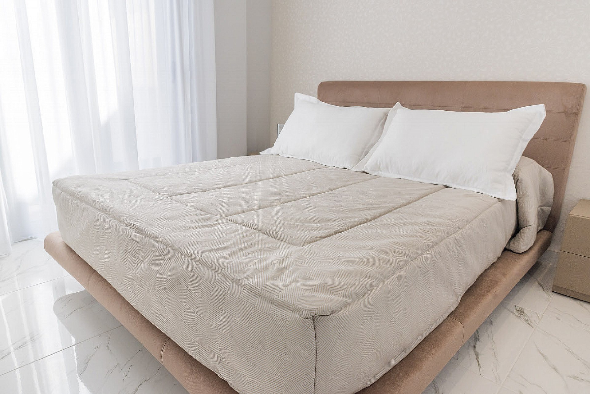 Resale - 3 Bedroom 2 Bathroom Villa in Villamartin -  - Alicante