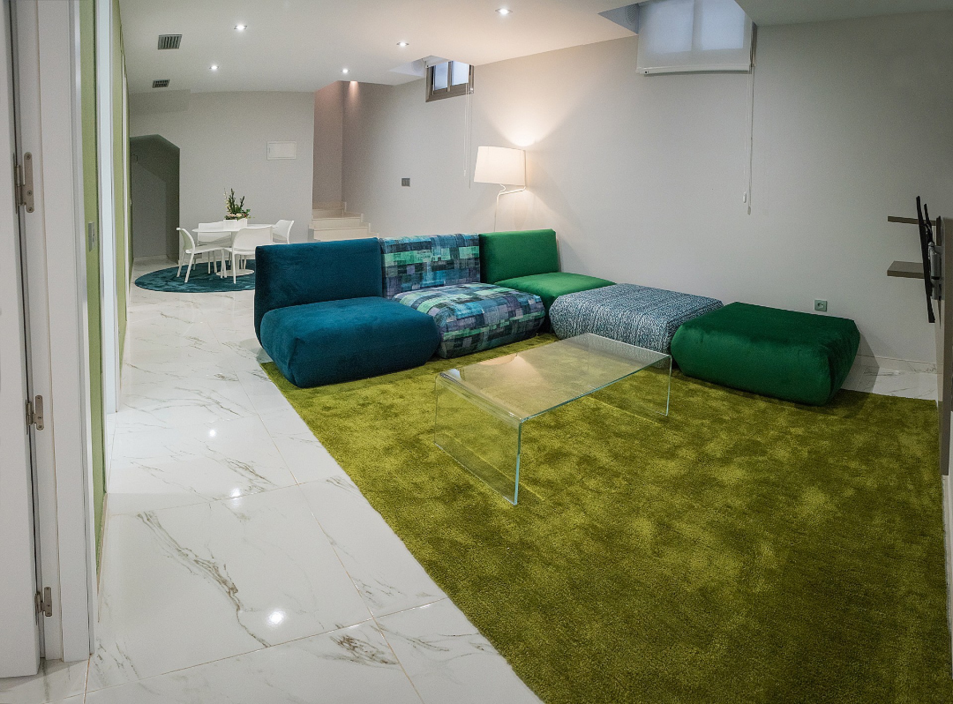 Resale - 3 Bedroom 2 Bathroom Villa in Villamartin -  - Alicante