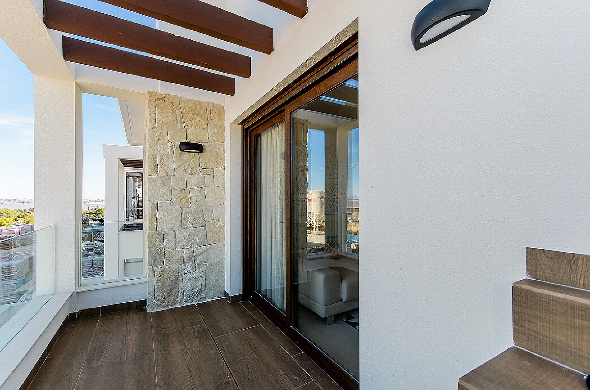 Resale - 2 Bedroom 2 Bathroom Apartment in Torrevieja -  - Alicante