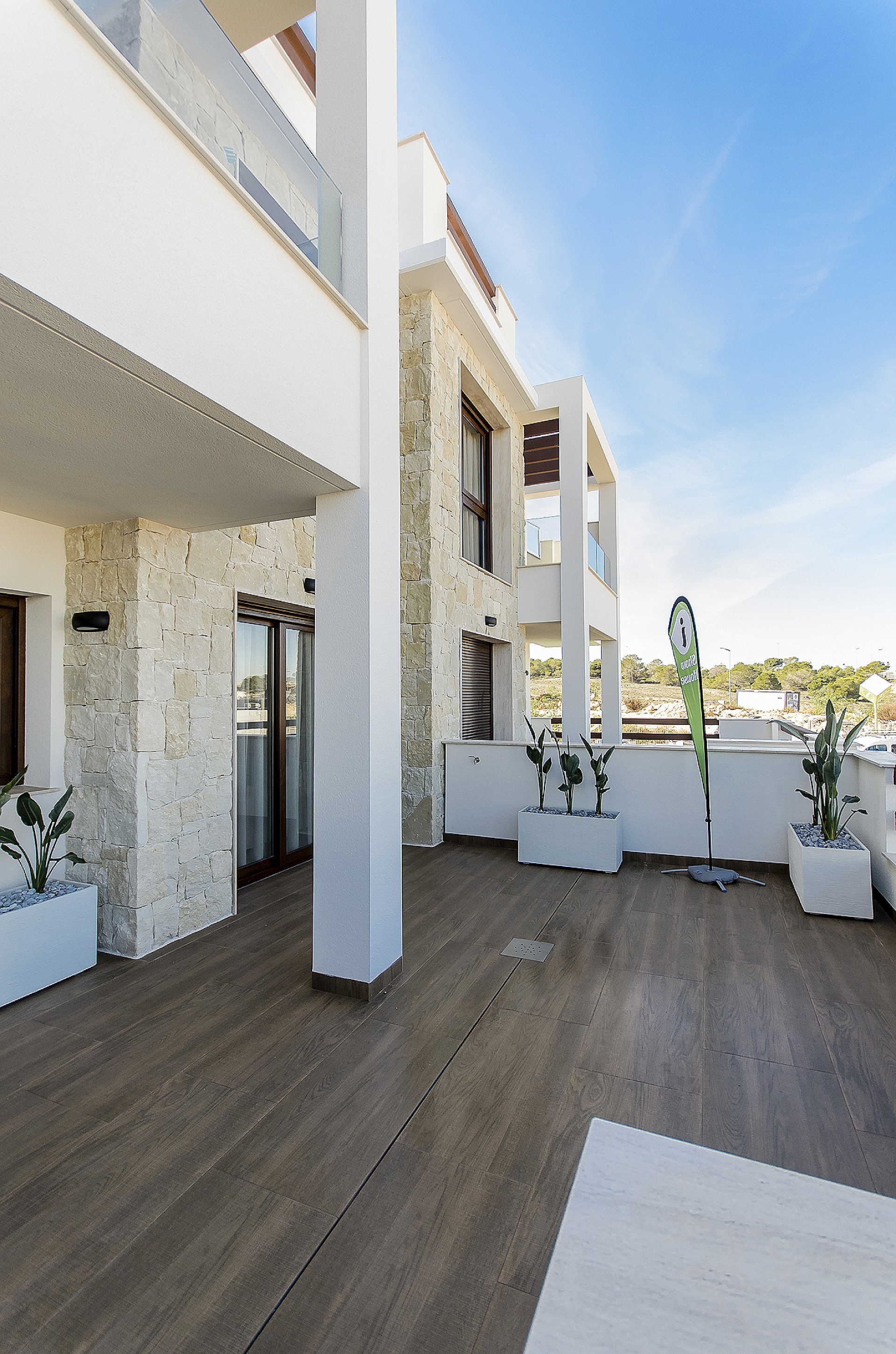 Resale - 2 Bedroom 2 Bathroom Apartment in Torrevieja -  - Alicante