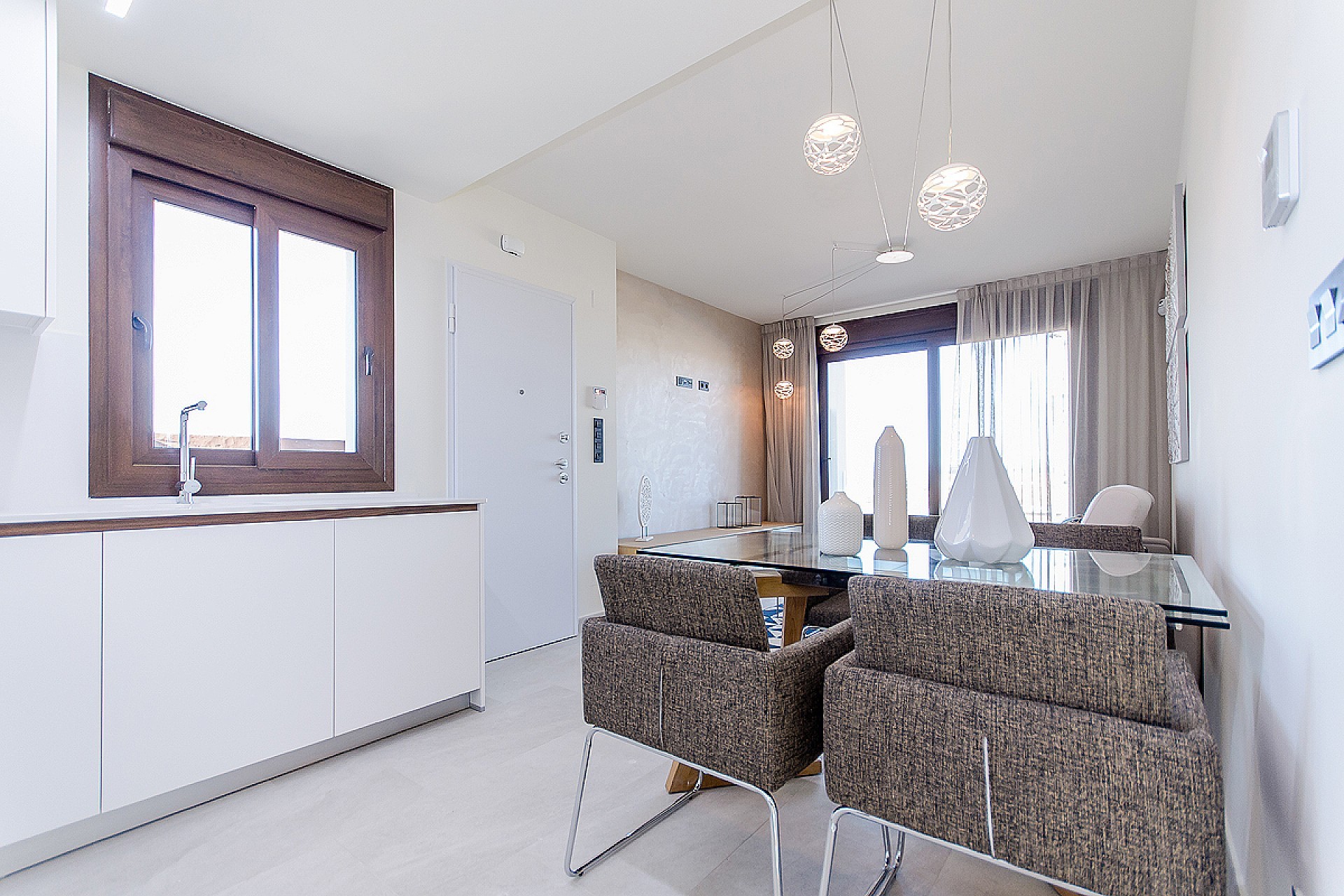 Resale - 2 Bedroom 2 Bathroom Apartment in Torrevieja -  - Alicante