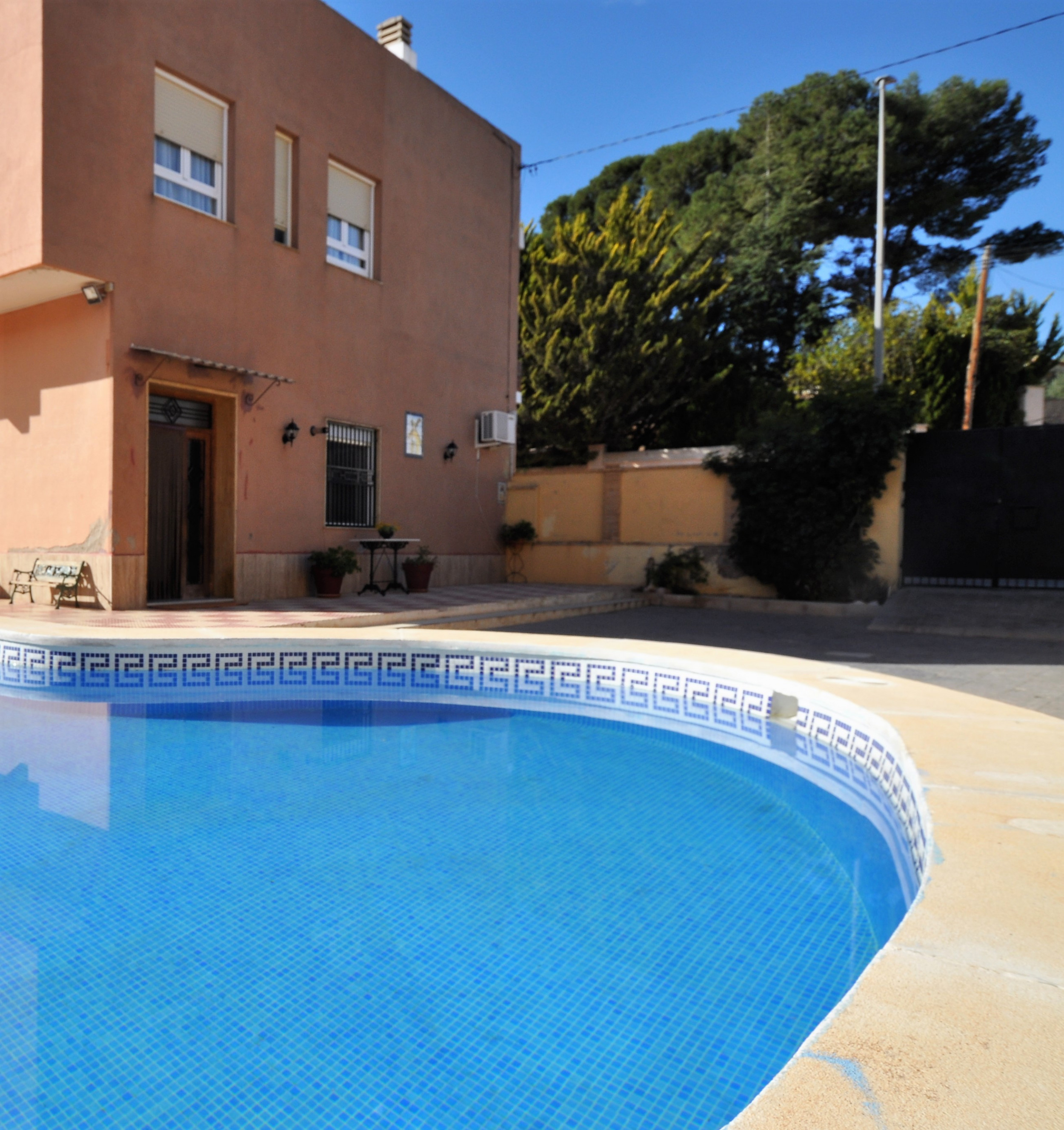 Resale - 4 Bedroom 3 Bathroom Townhouse in Monóvar -  - Alicante