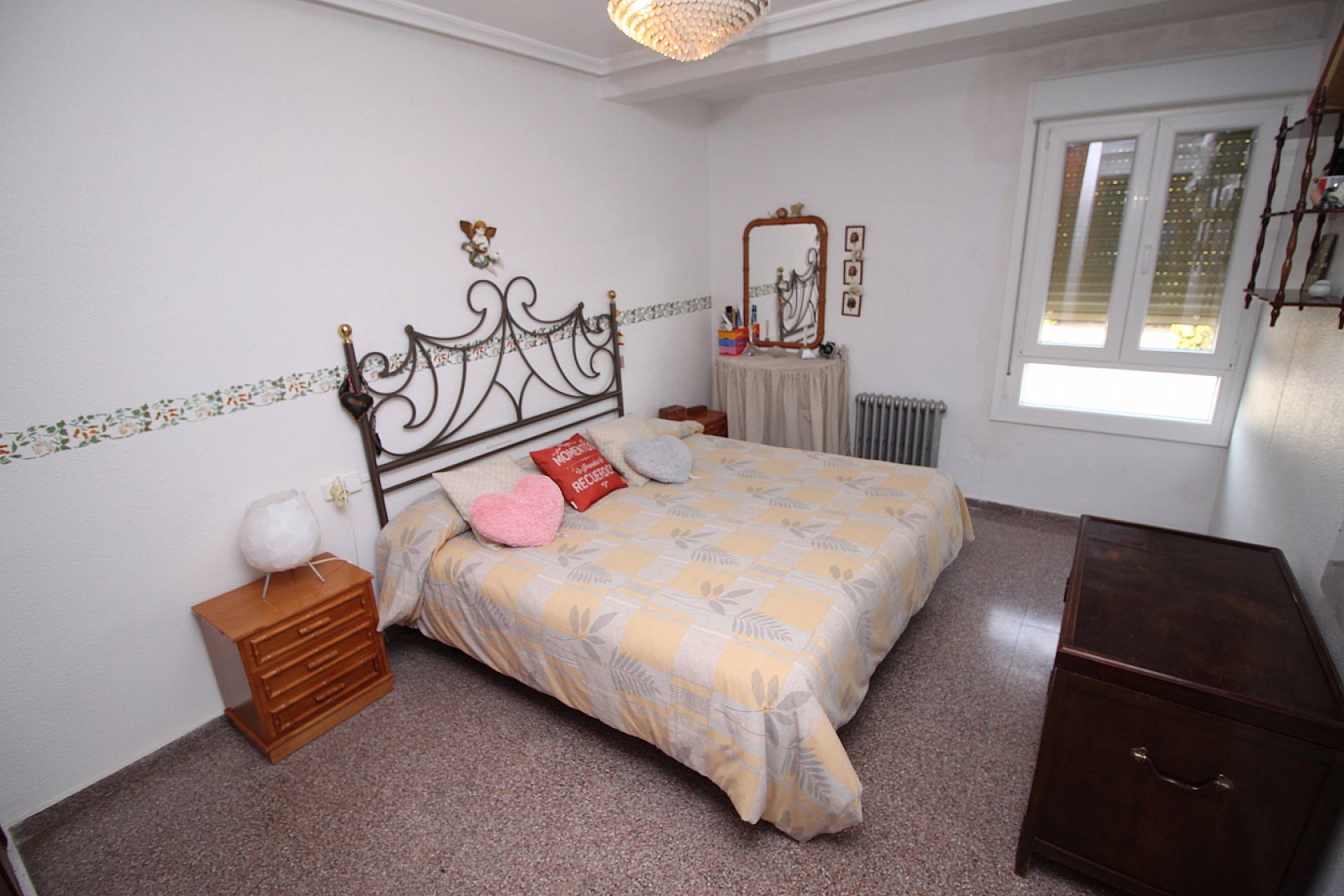 Resale - 4 Bedroom 3 Bathroom Townhouse in Monóvar -  - Alicante