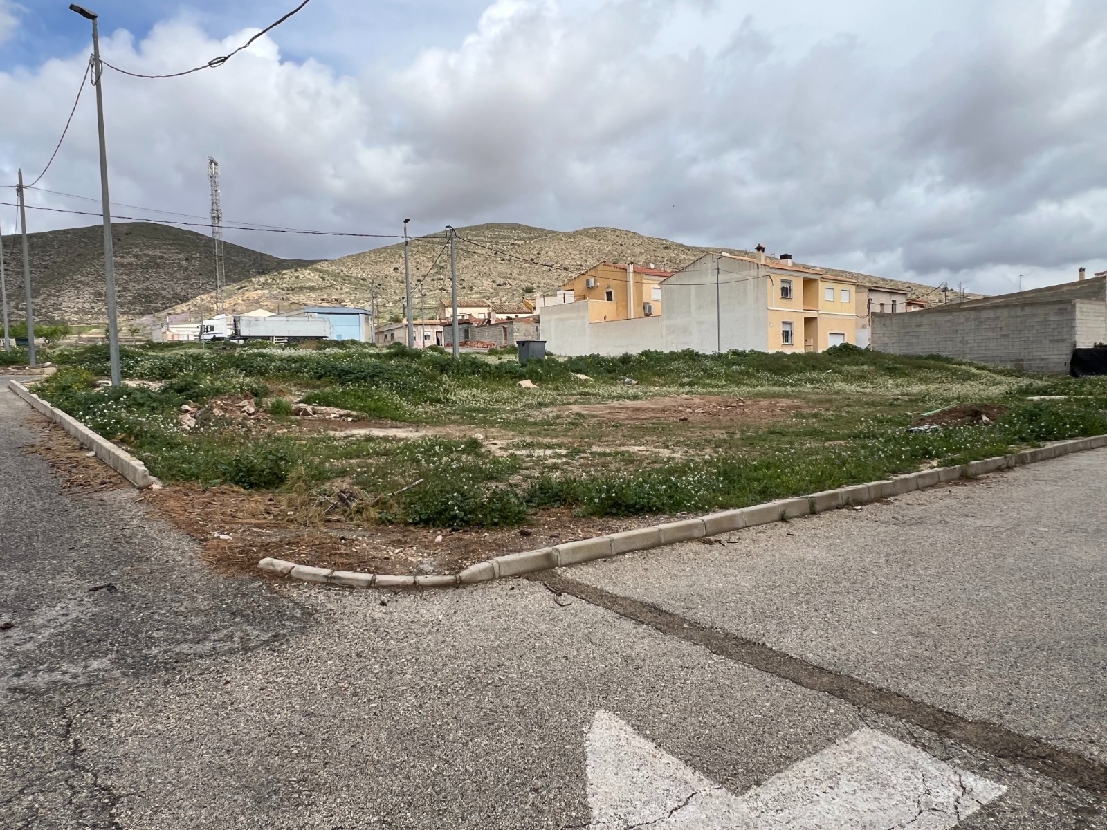 Resale - Land in Hondón de los Frailes -  - Alicante