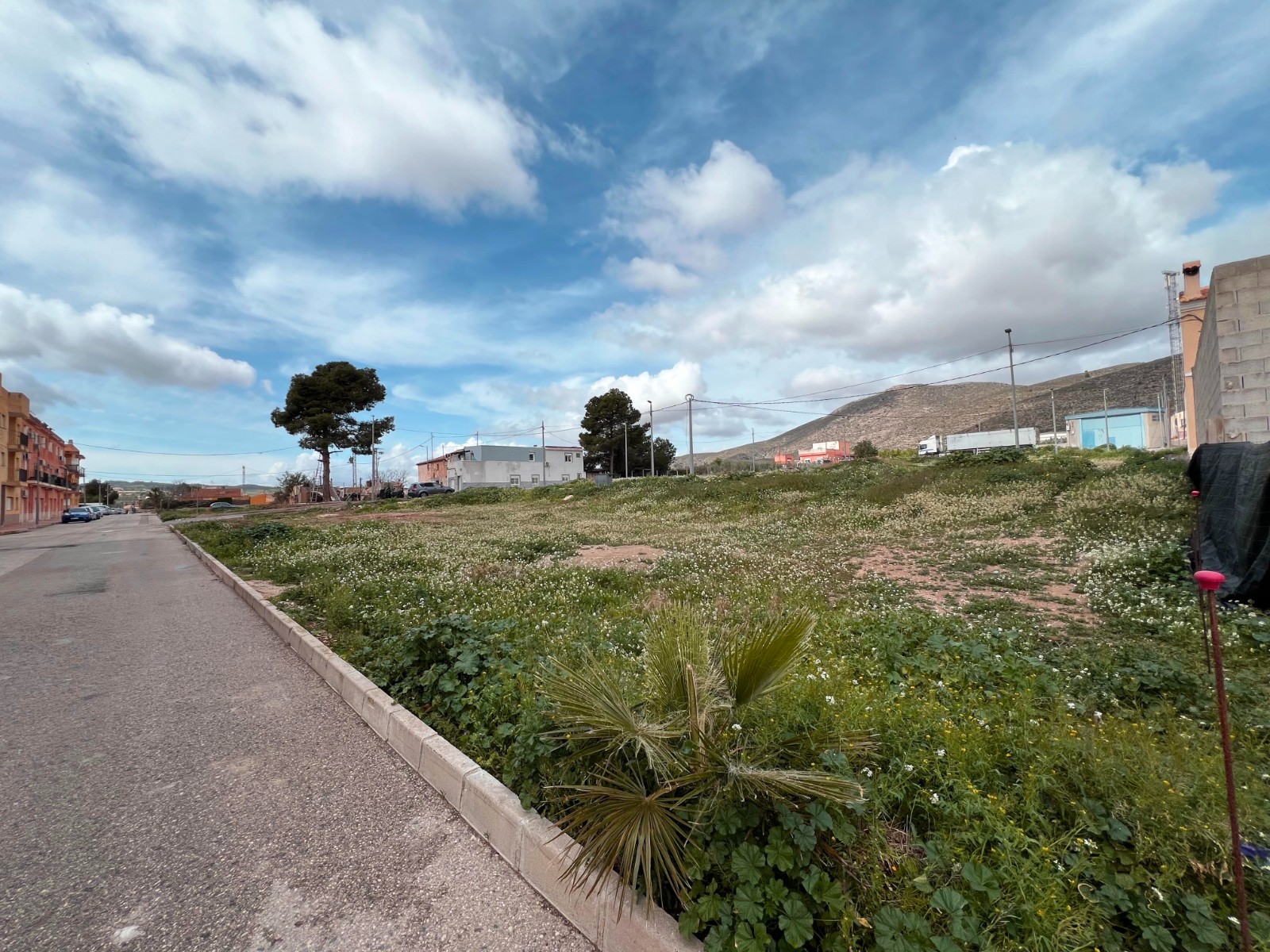 Resale - Land in Hondón de los Frailes -  - Alicante