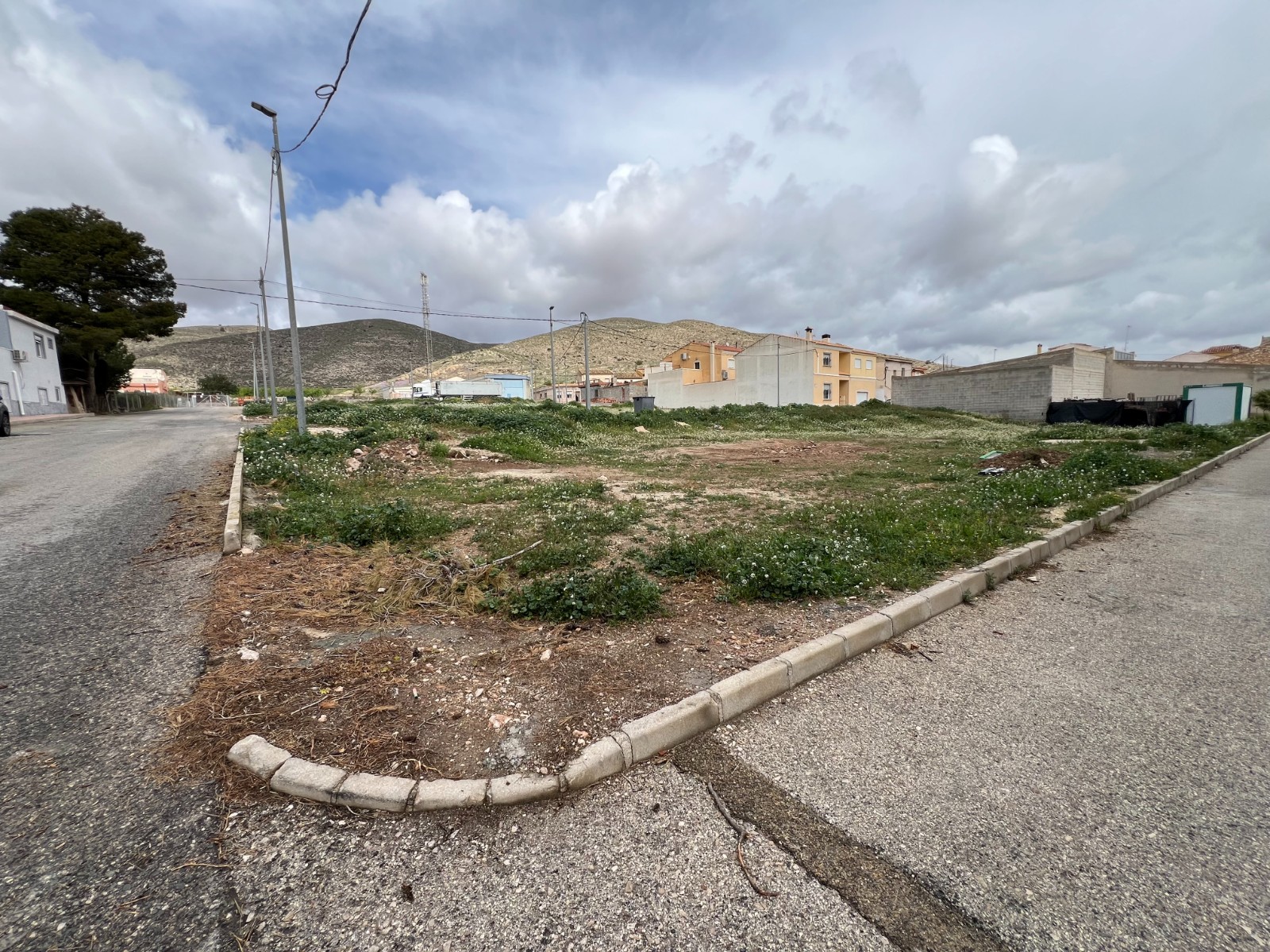 Resale - Land in Hondón de los Frailes -  - Alicante