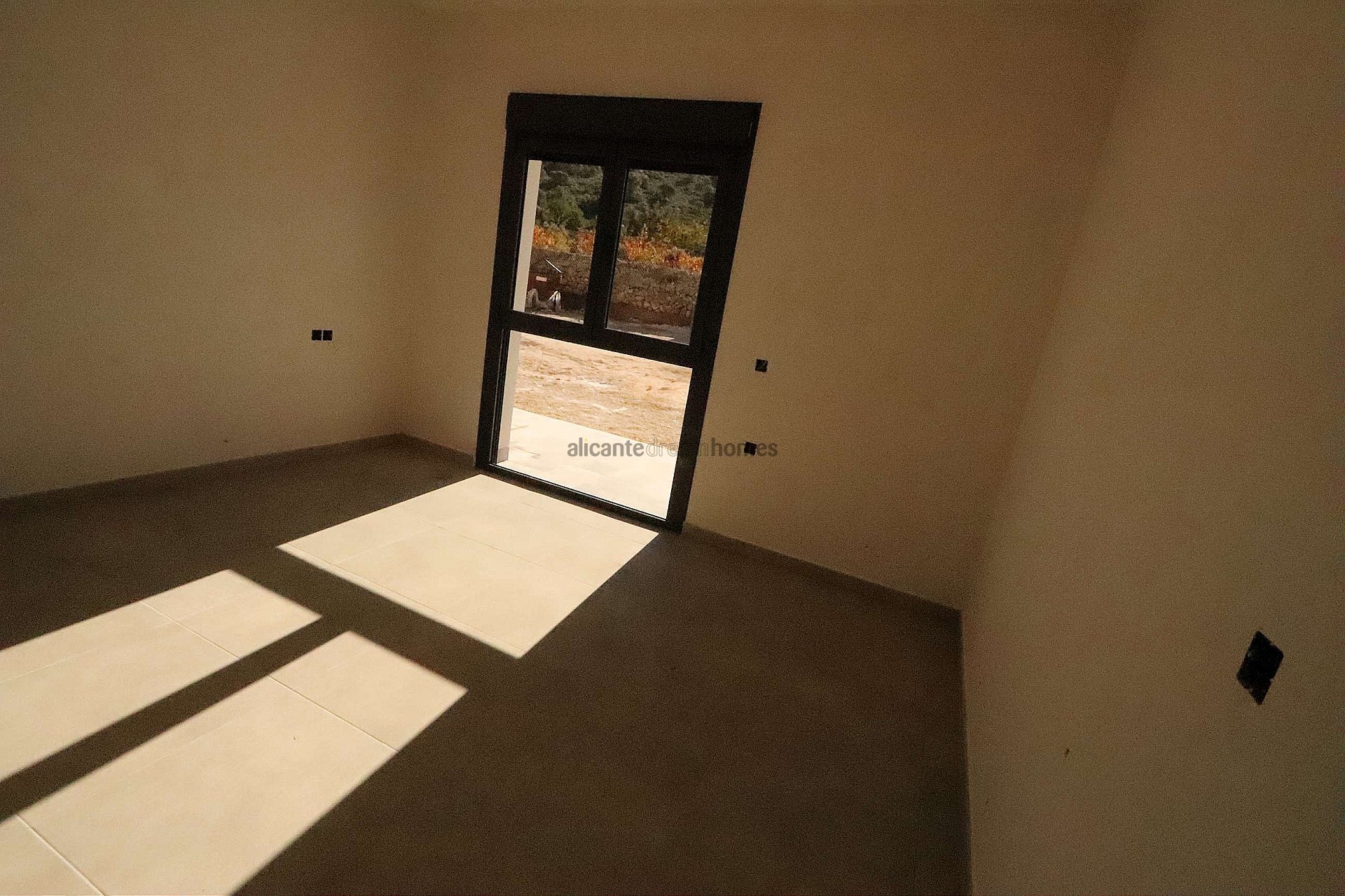 Resale - 3 Bedroom 3 Bathroom Villa in Hondon de las Nieves -  - Alicante